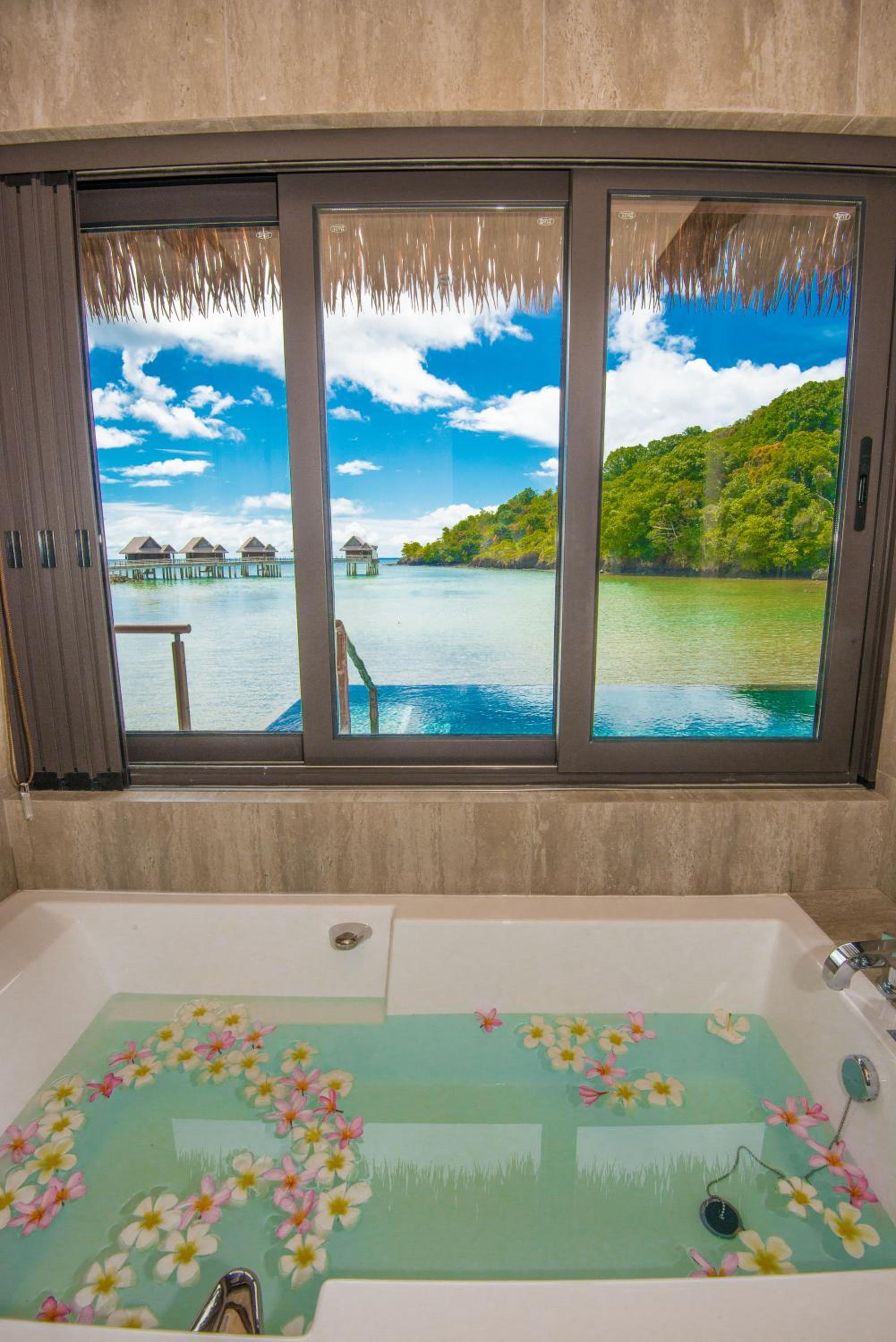 lagoon View Pool Villa photo 2