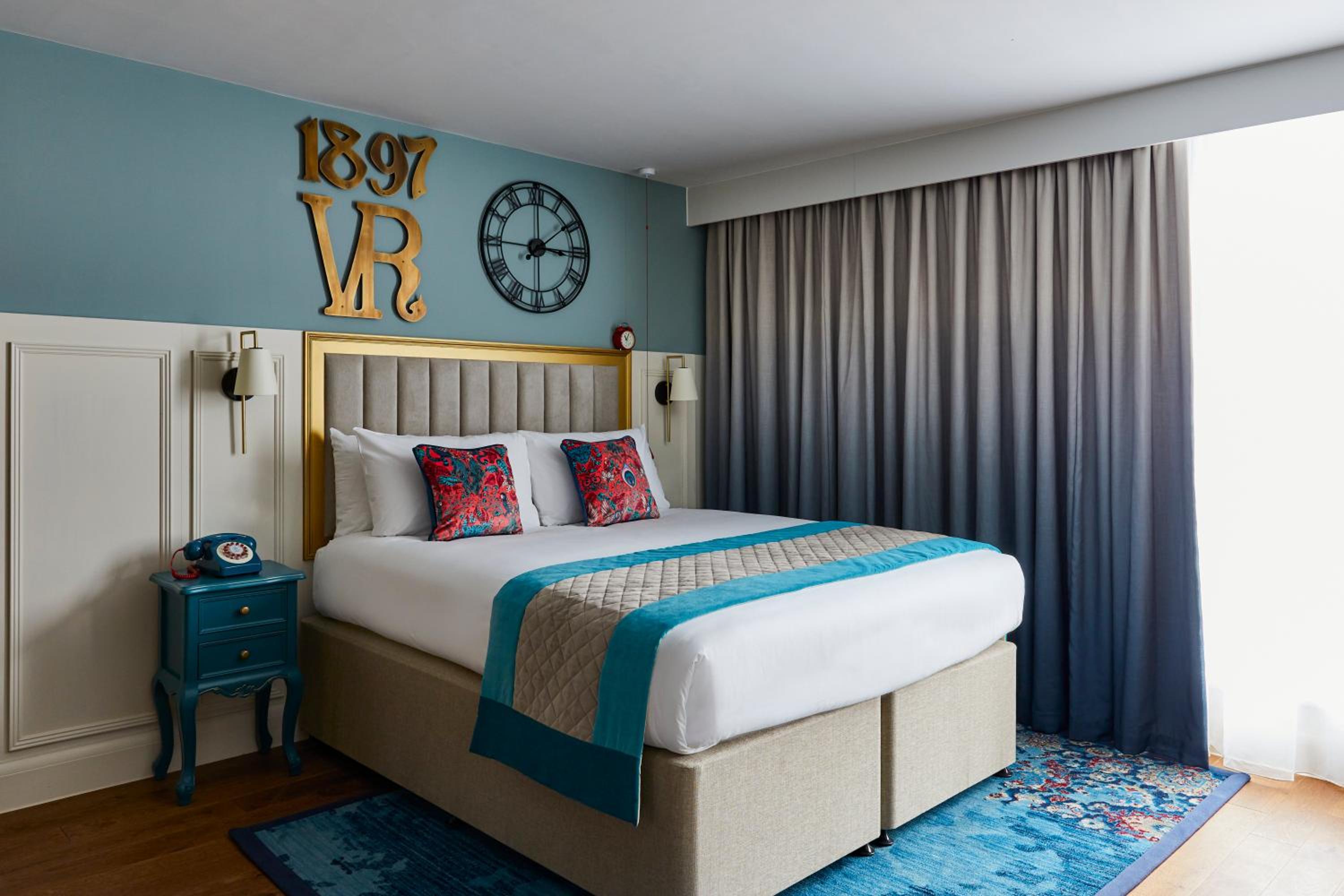 Standard King Room - Disability Access - Photo 1