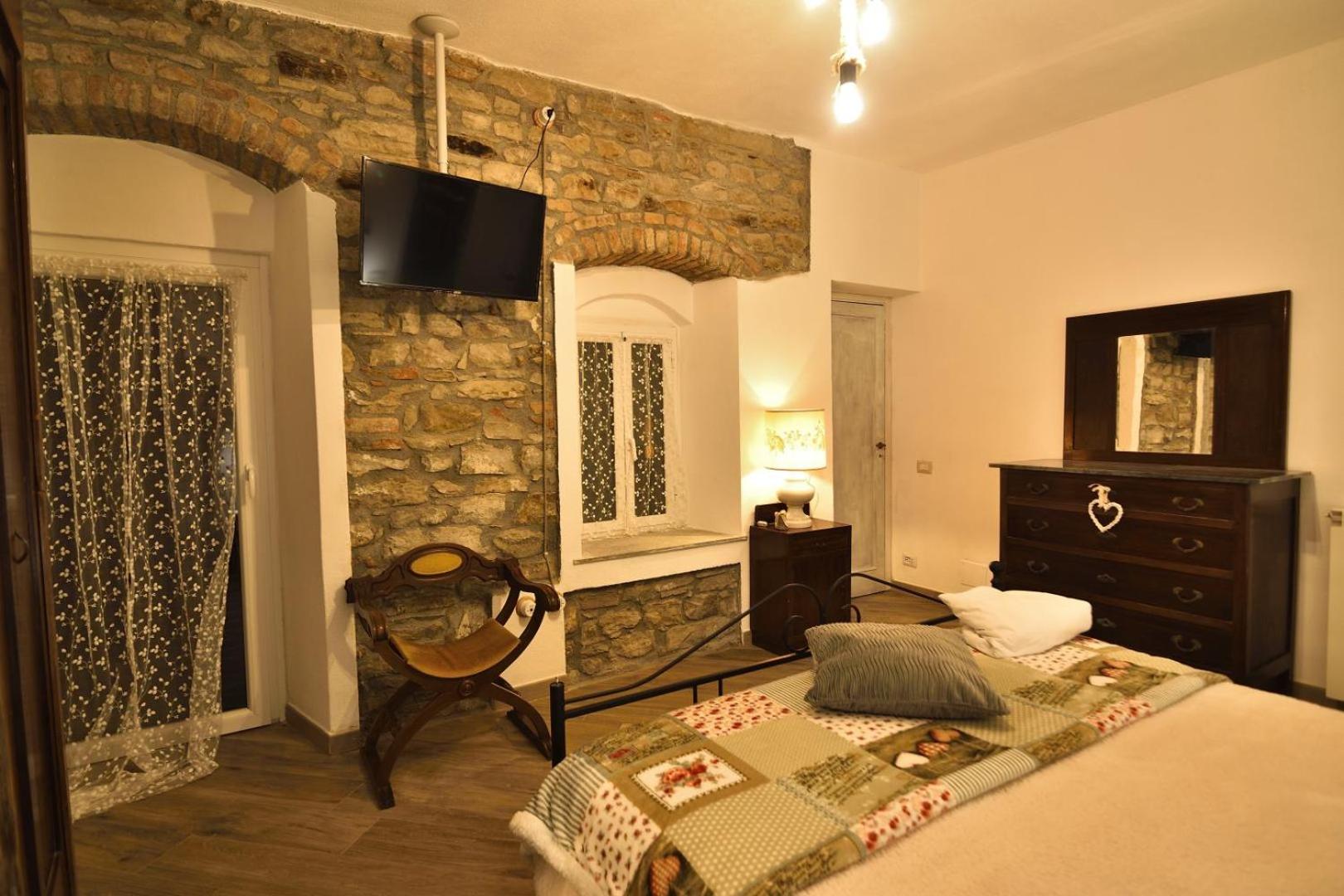 Deluxe Double Room with Balcony - Photo 23