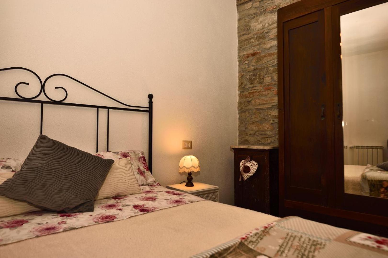 Deluxe Double Room with Balcony - Photo 17