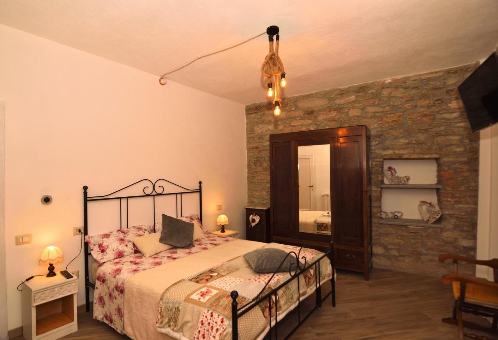 Deluxe Double Room with Balcony - Photo 1