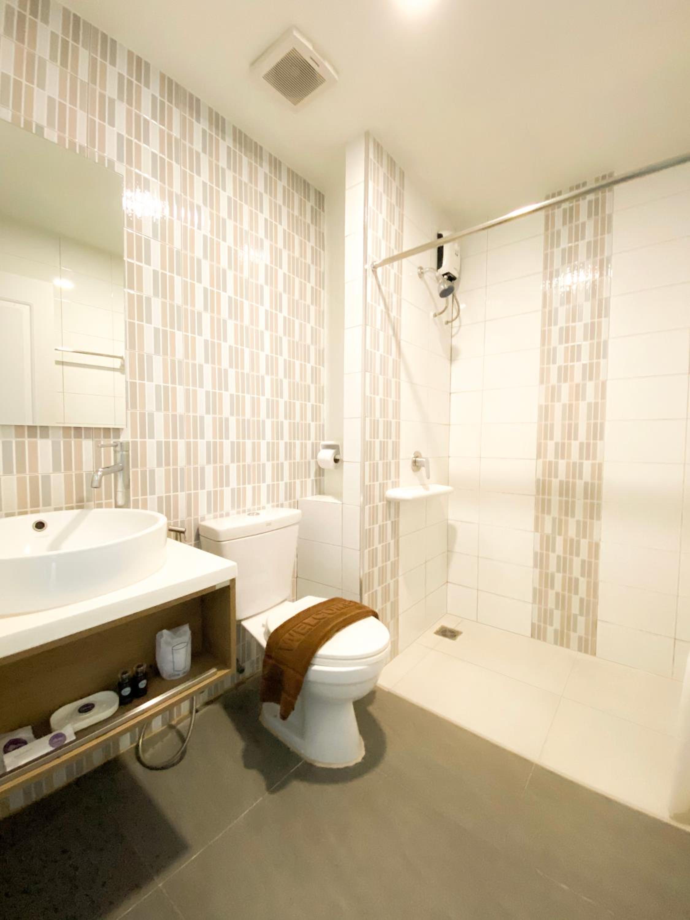 Standard Double or Twin Room photo 3