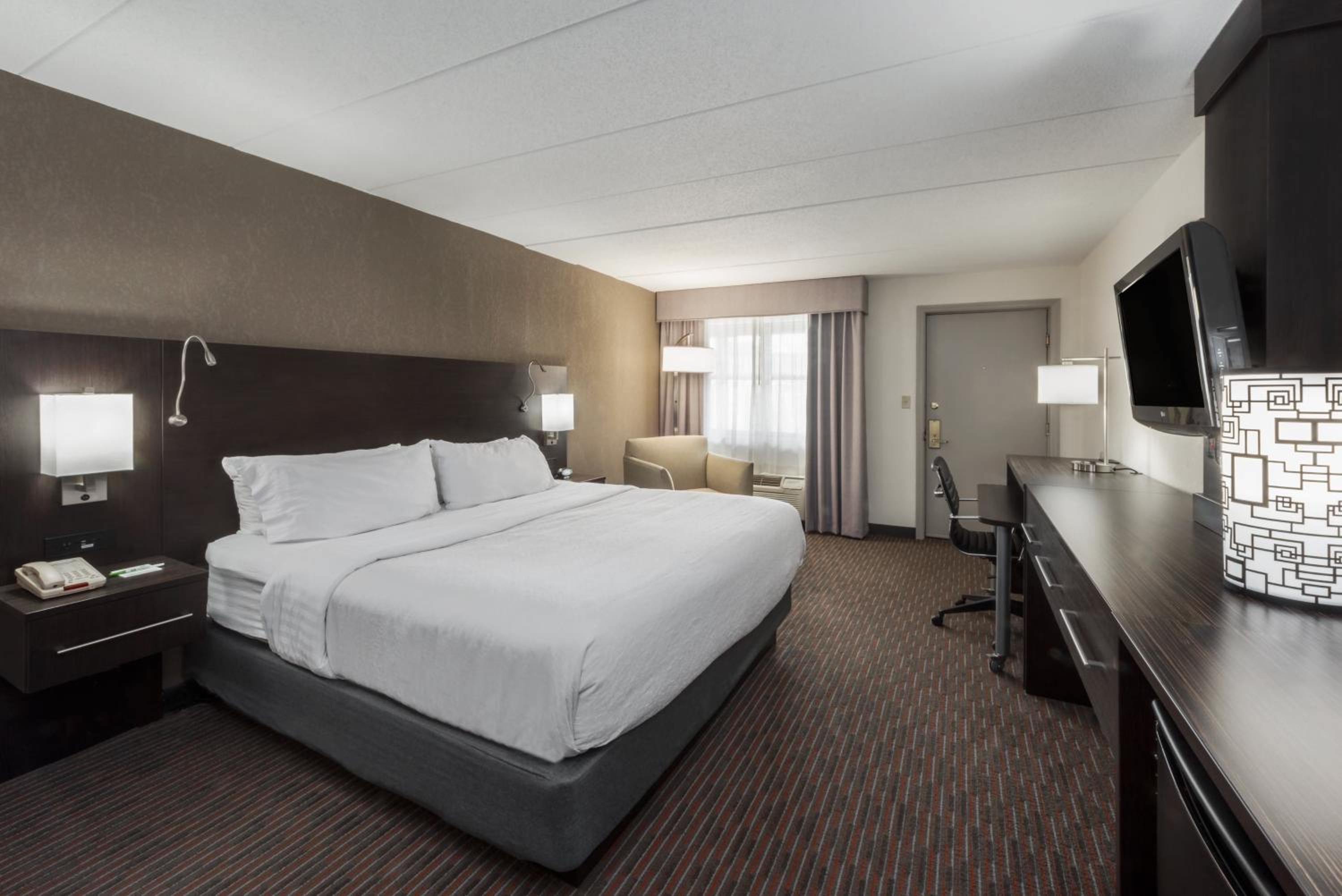 Standard King Room - Photo 1