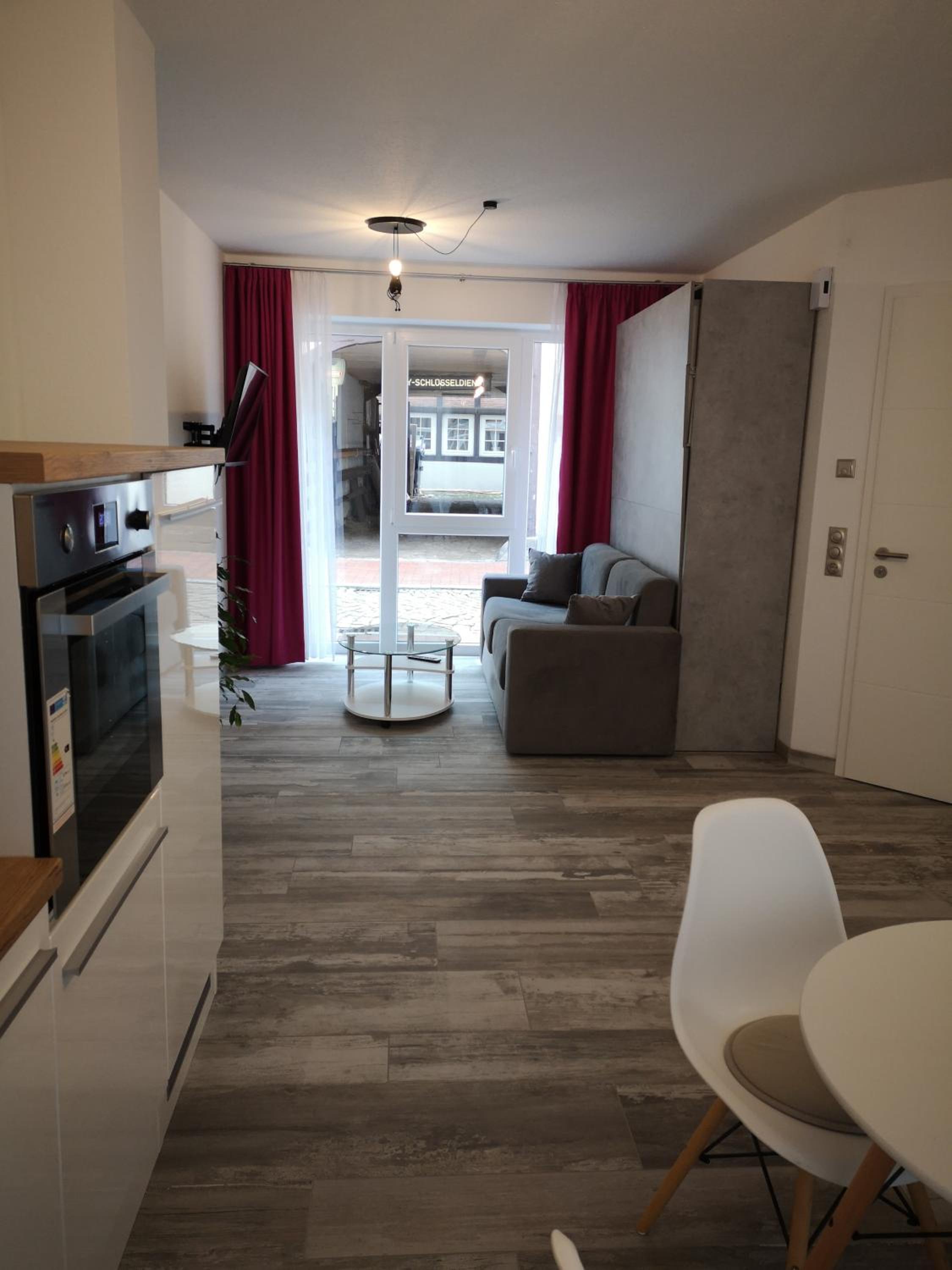 One-Bedroom Apartment - Photo 1