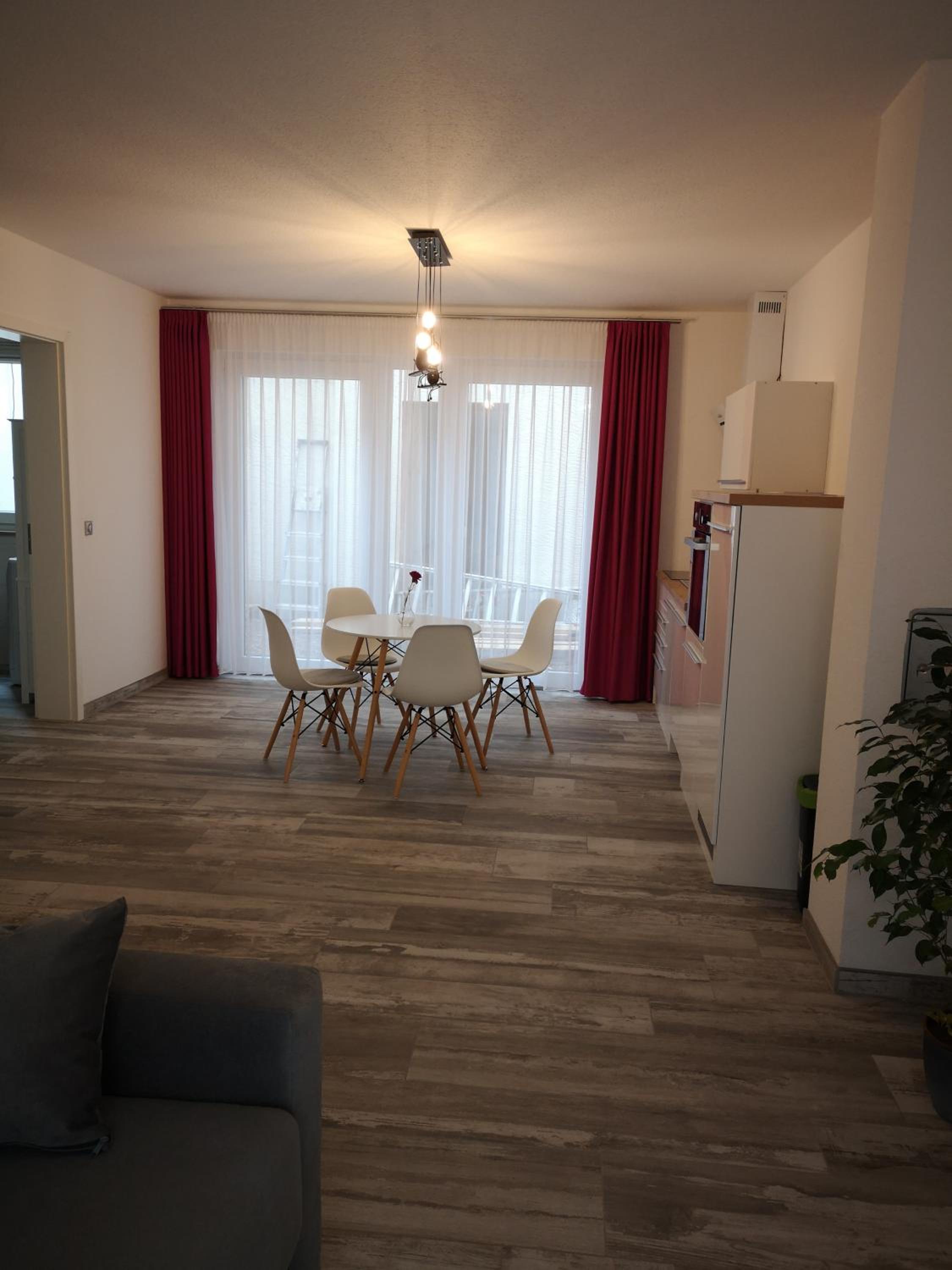 One-Bedroom Apartment - Photo 4