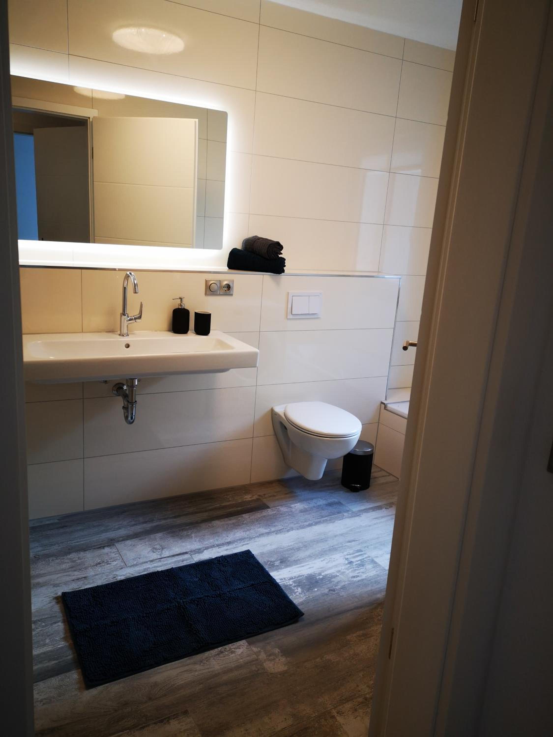 Two-Bedroom Apartment - Photo 12