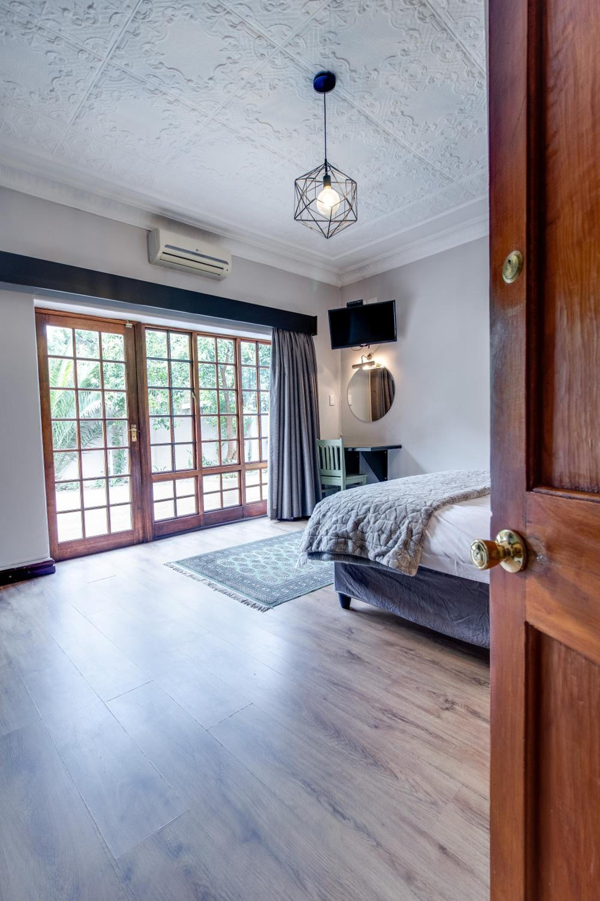Executive Queen Room