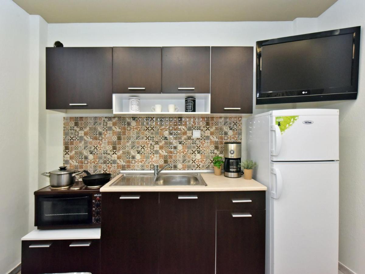 One-Bedroom Apartment photo 3