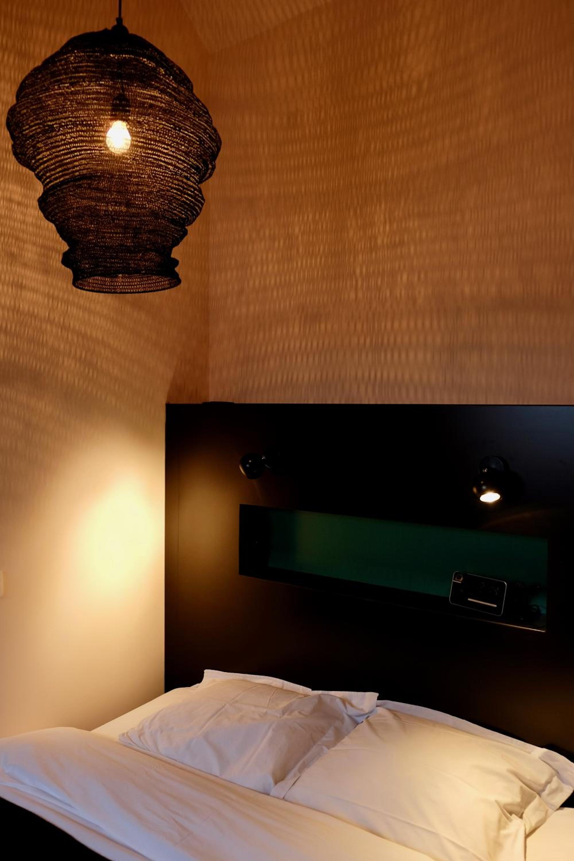 Two-Bedroom Superior Apartment - Photo 8
