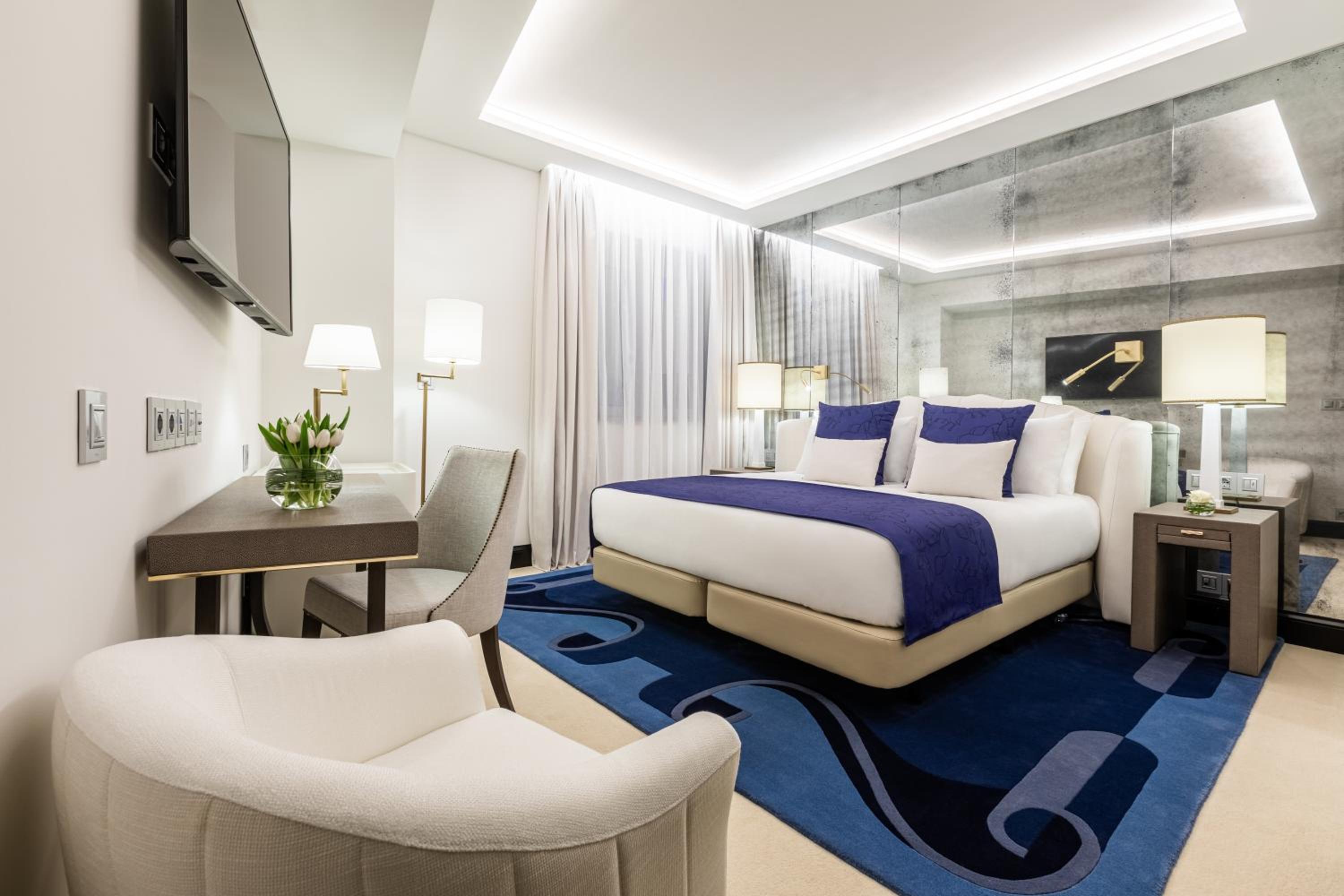 Deluxe Double or Twin Room photo 1