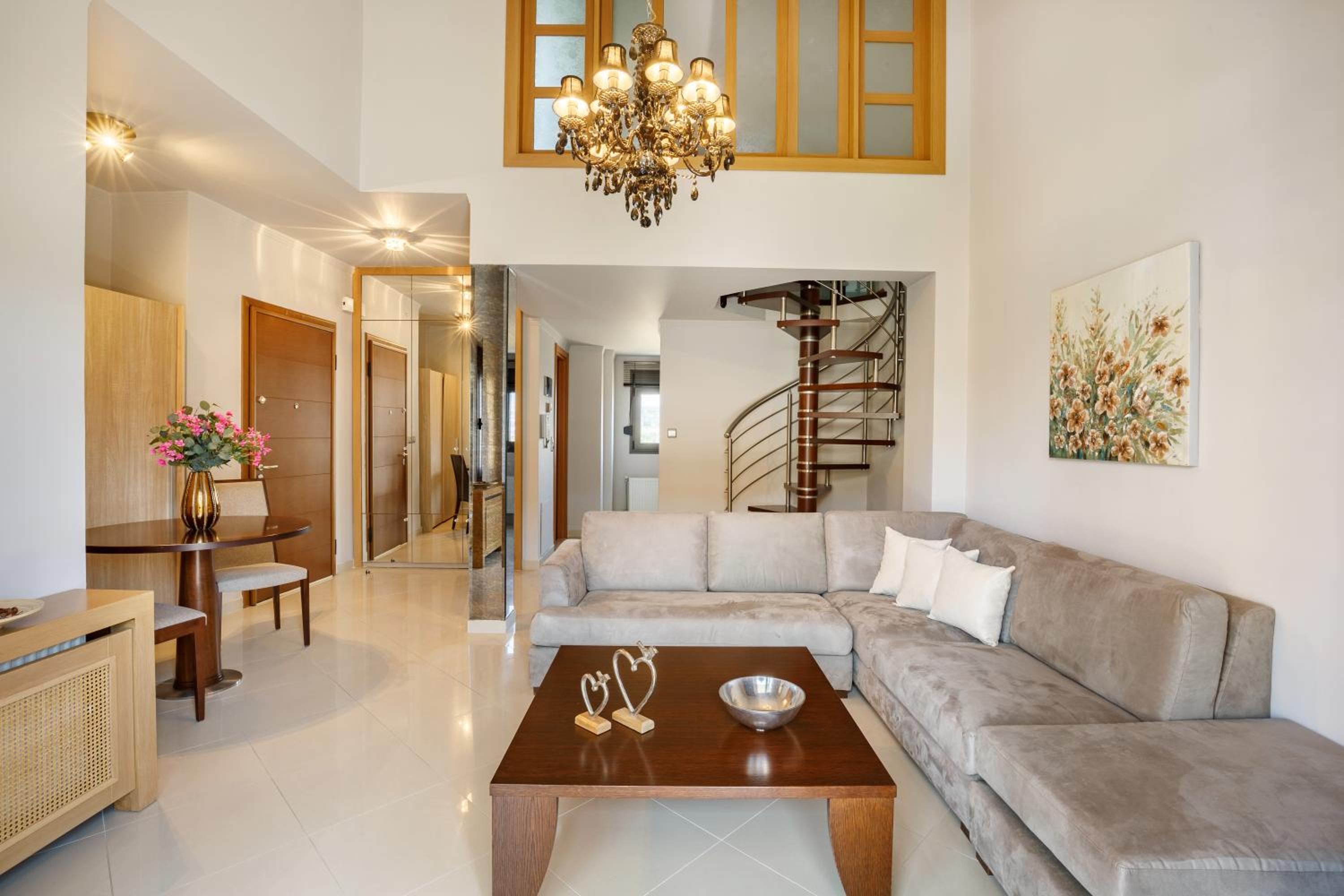 Maisonette photo 1