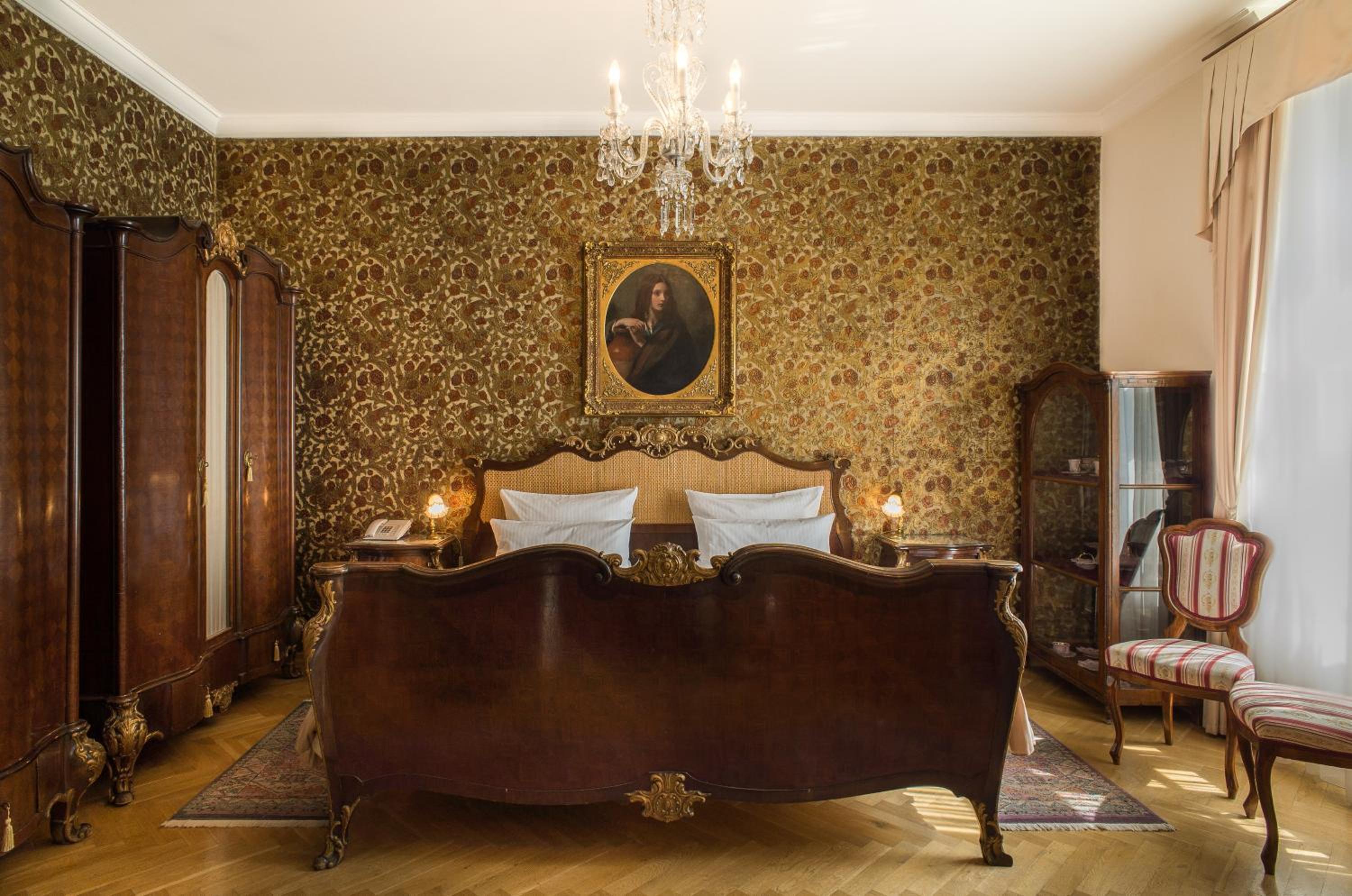 Historical Suite thumbnail 5