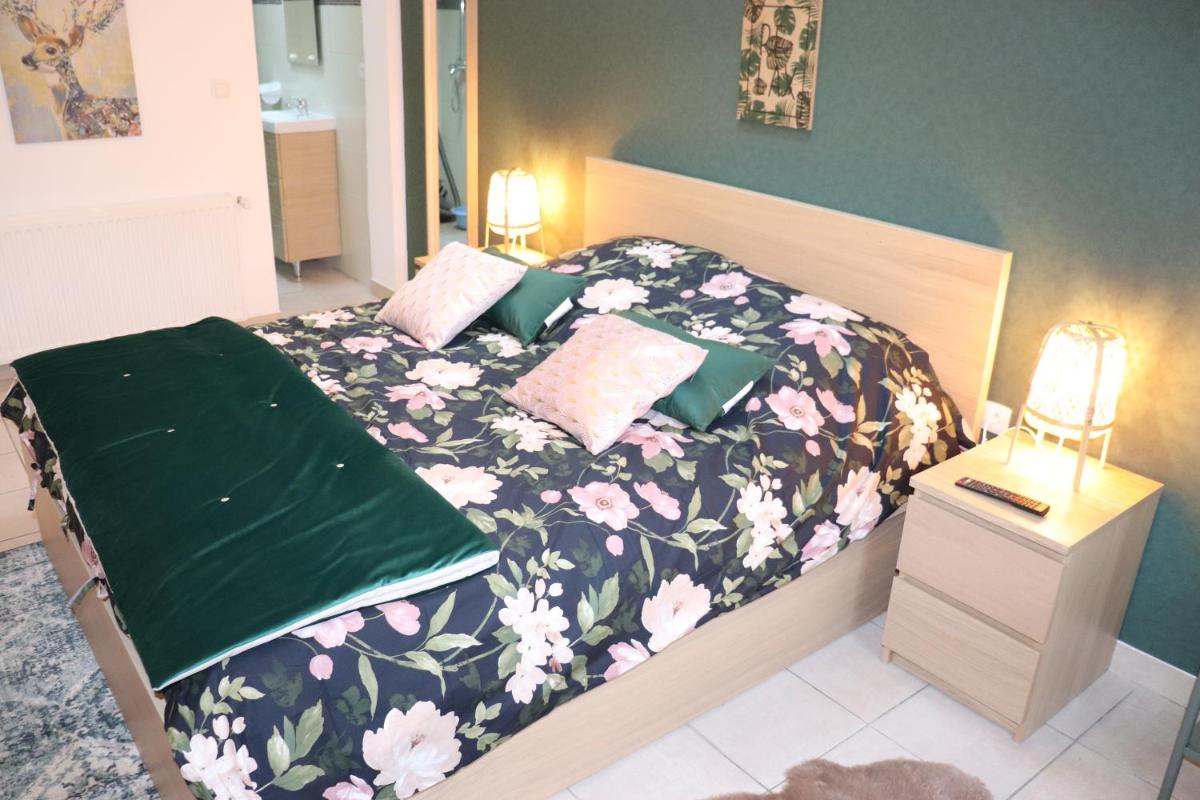 Queen Room photo 1