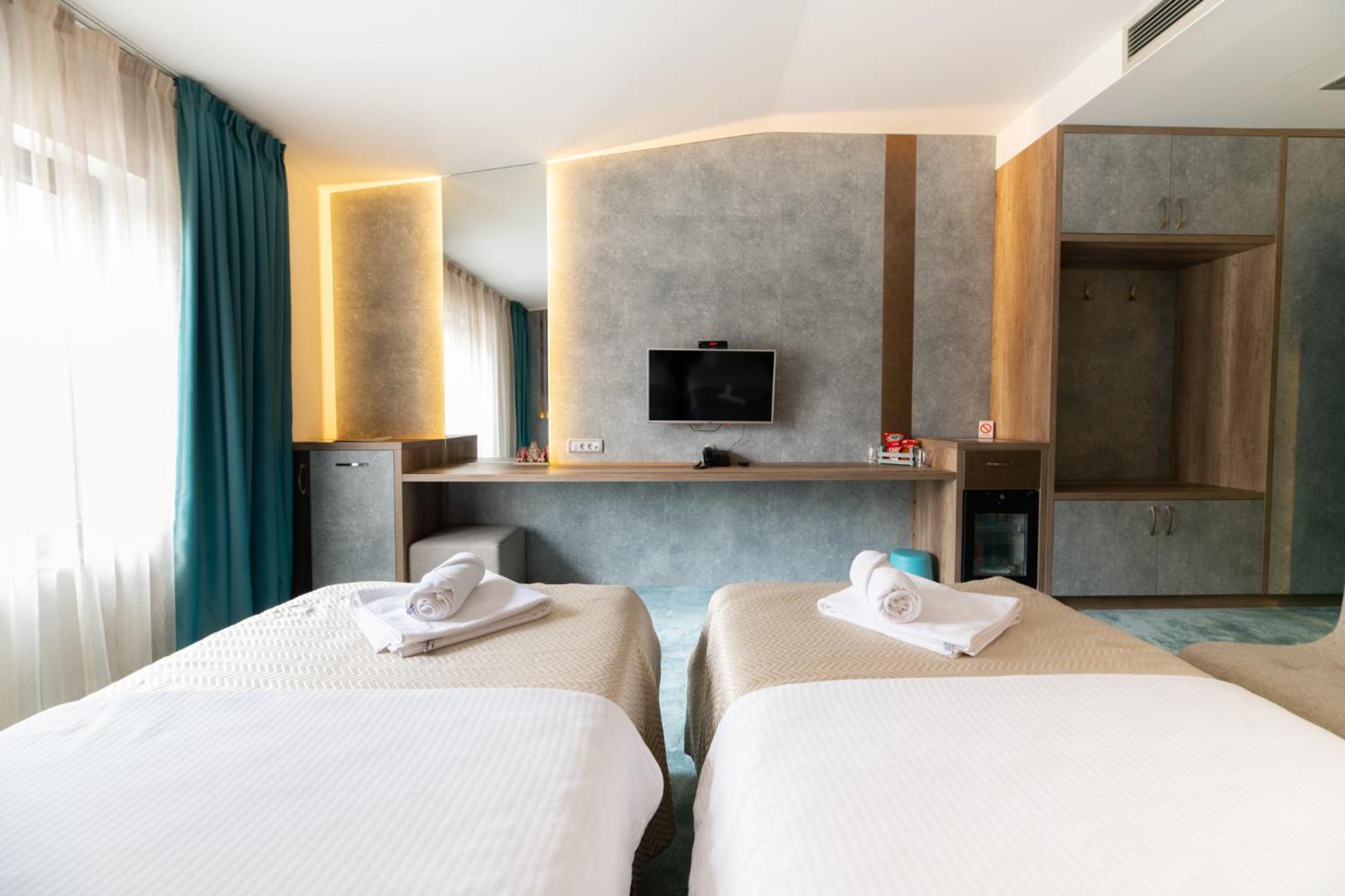 Twin Room - Photo 2
