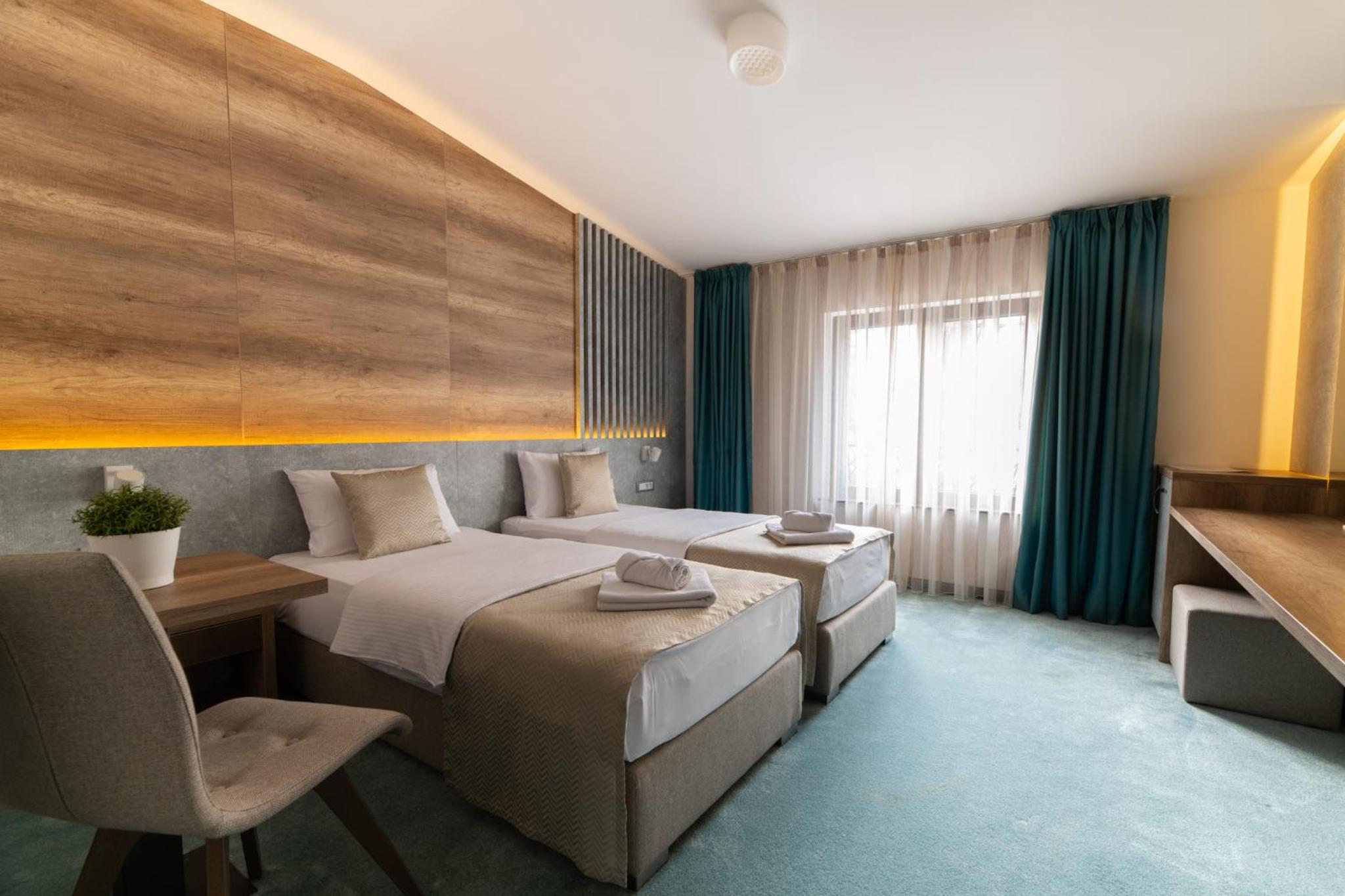 Twin Room - Photo 3