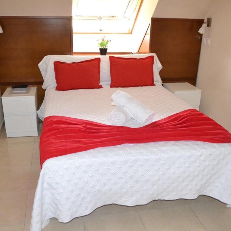 Queen Room with Balcony photo 2