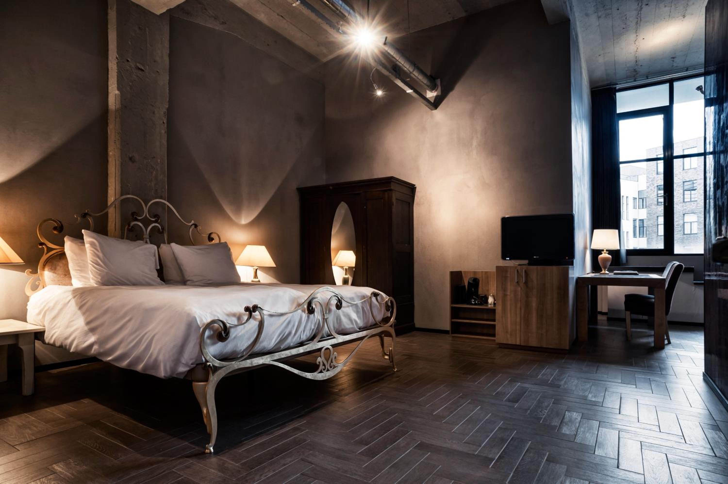 Suite - Photo 3