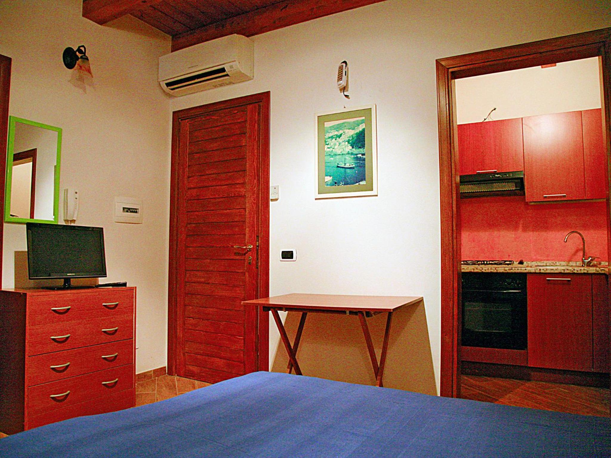 One-Bedroom Apartment photo 1