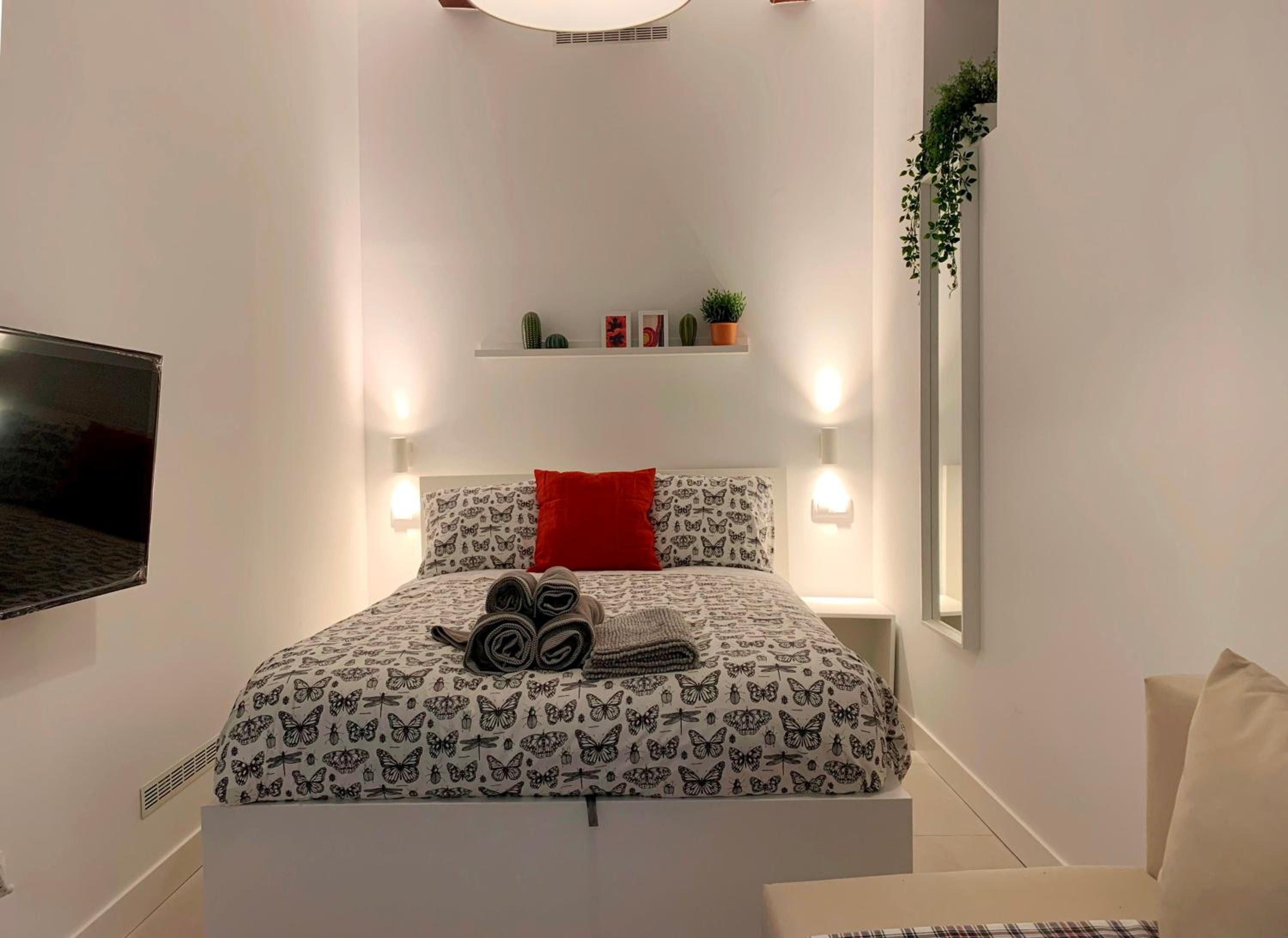 One-Bedroom Apartment photo 2