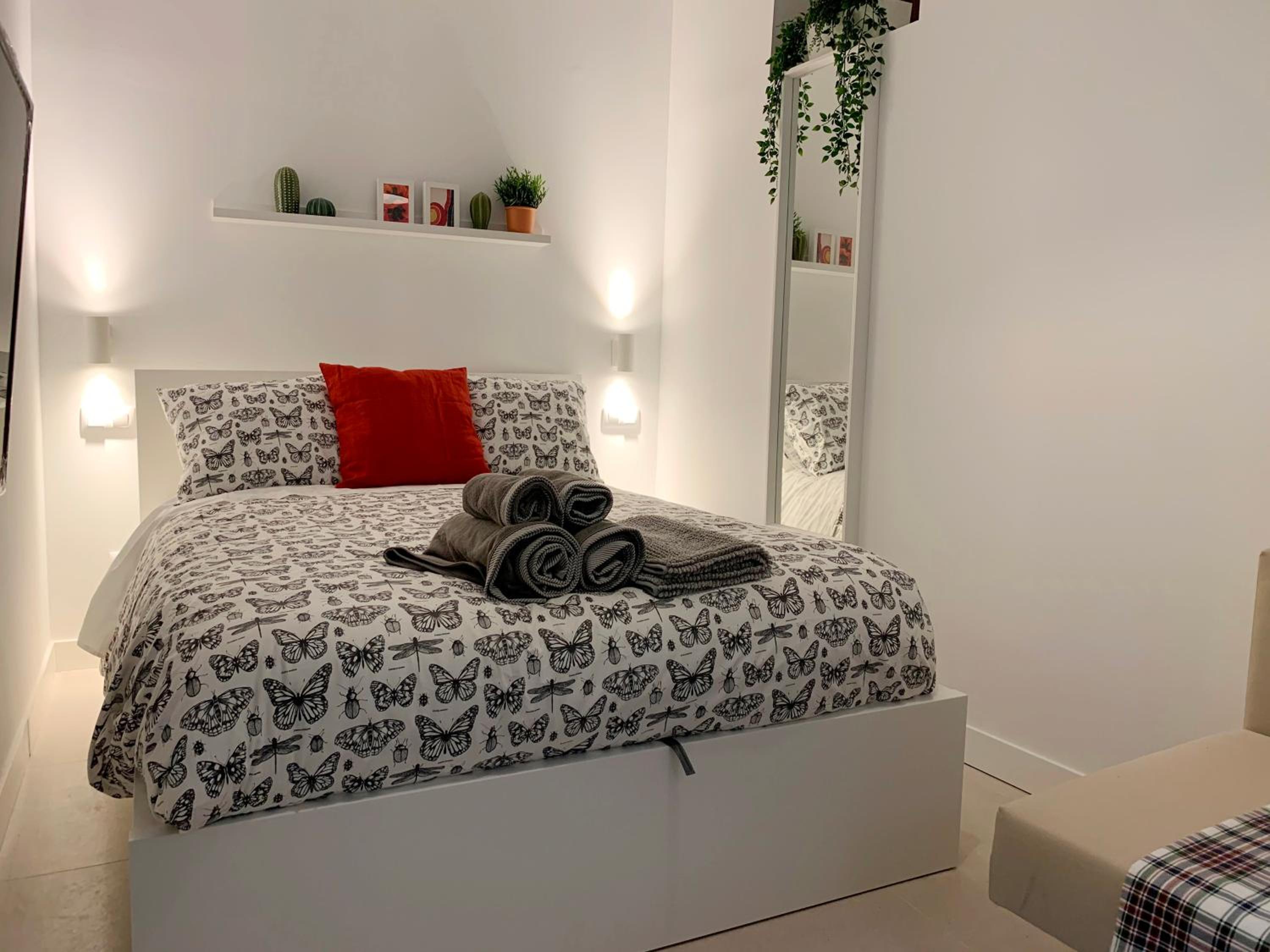 One-Bedroom Apartment photo 3