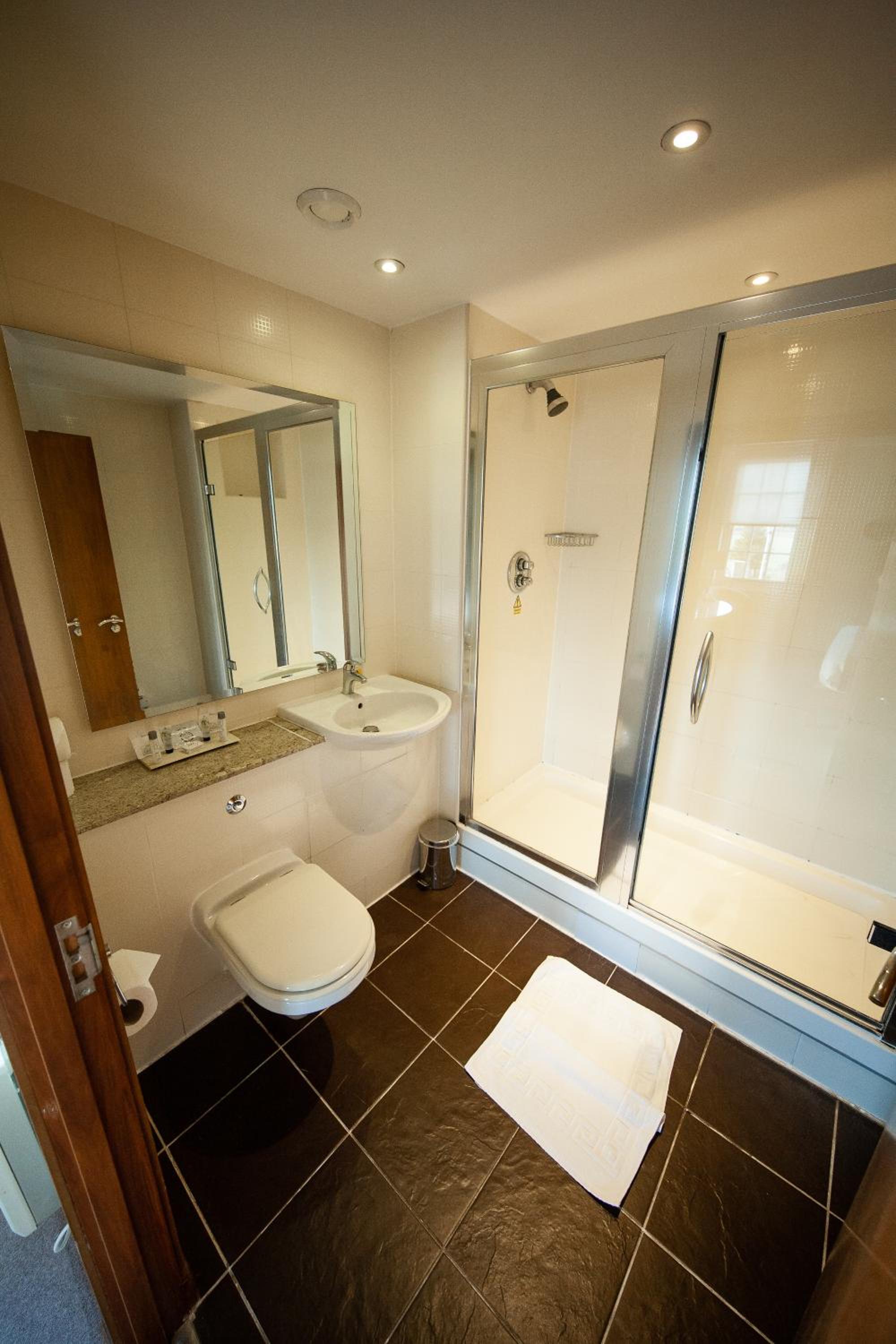 Double Room - Photo 12