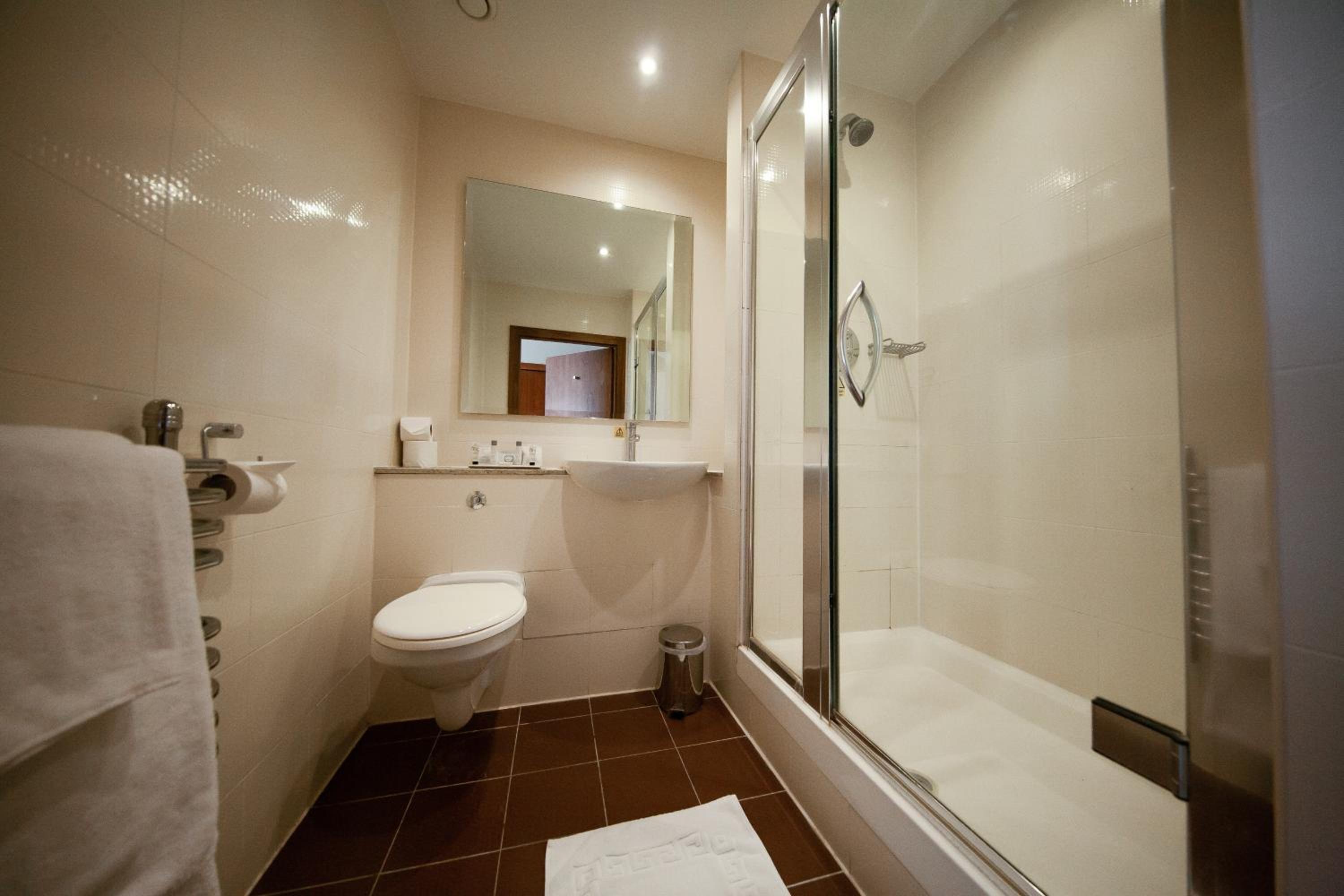 Double Room - Photo 9