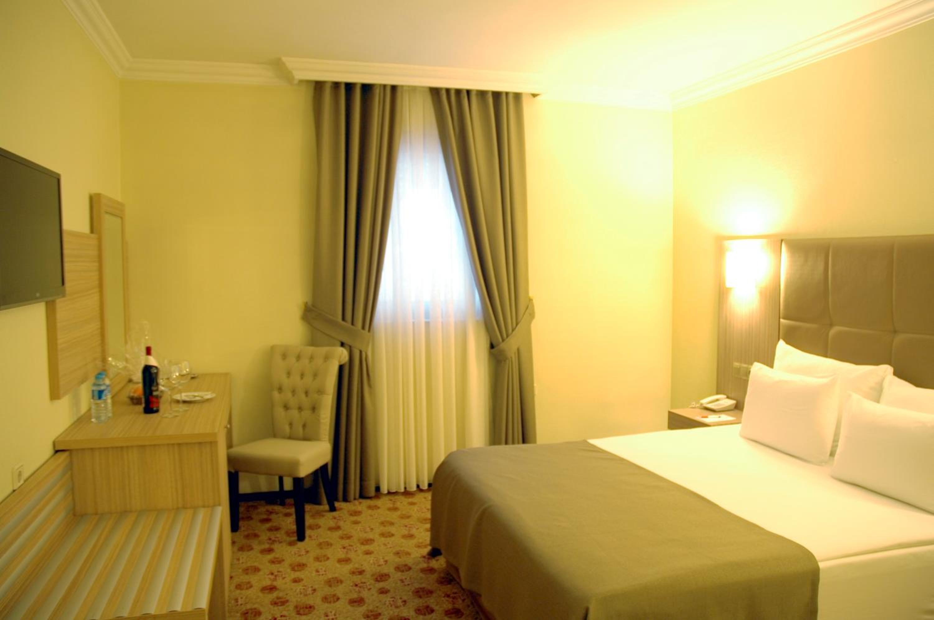 Budget Double Room photo 3