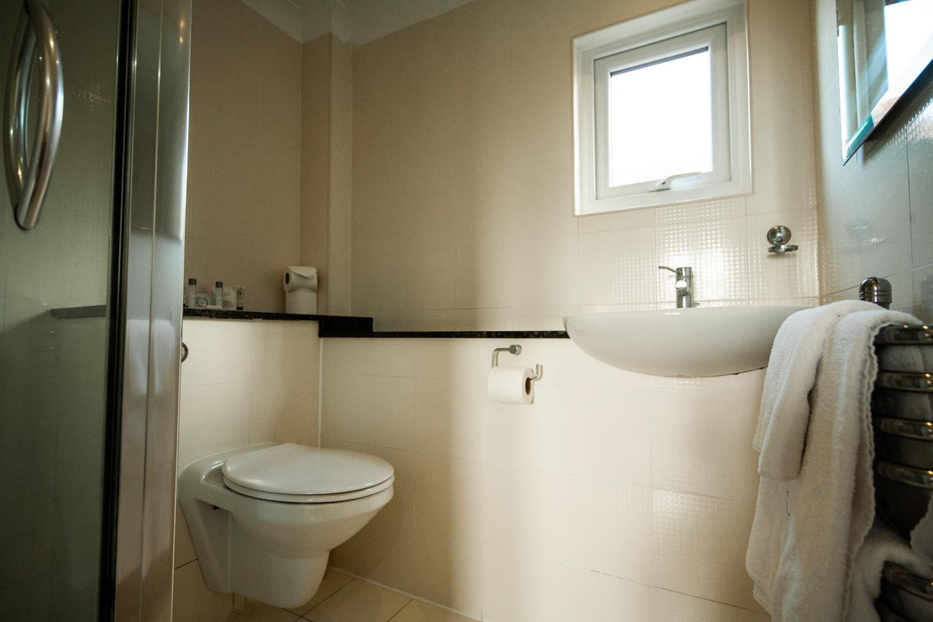 Double Room - Photo 10