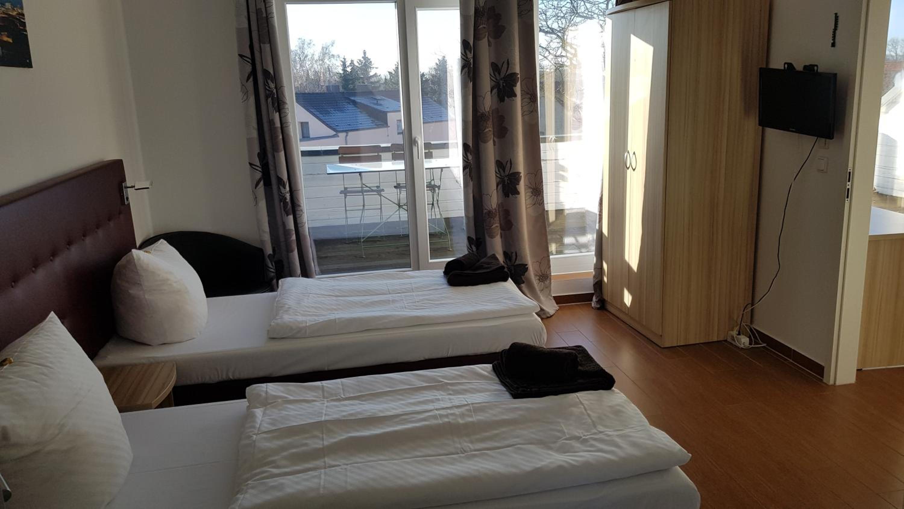 Apartment with Balcony photo 2