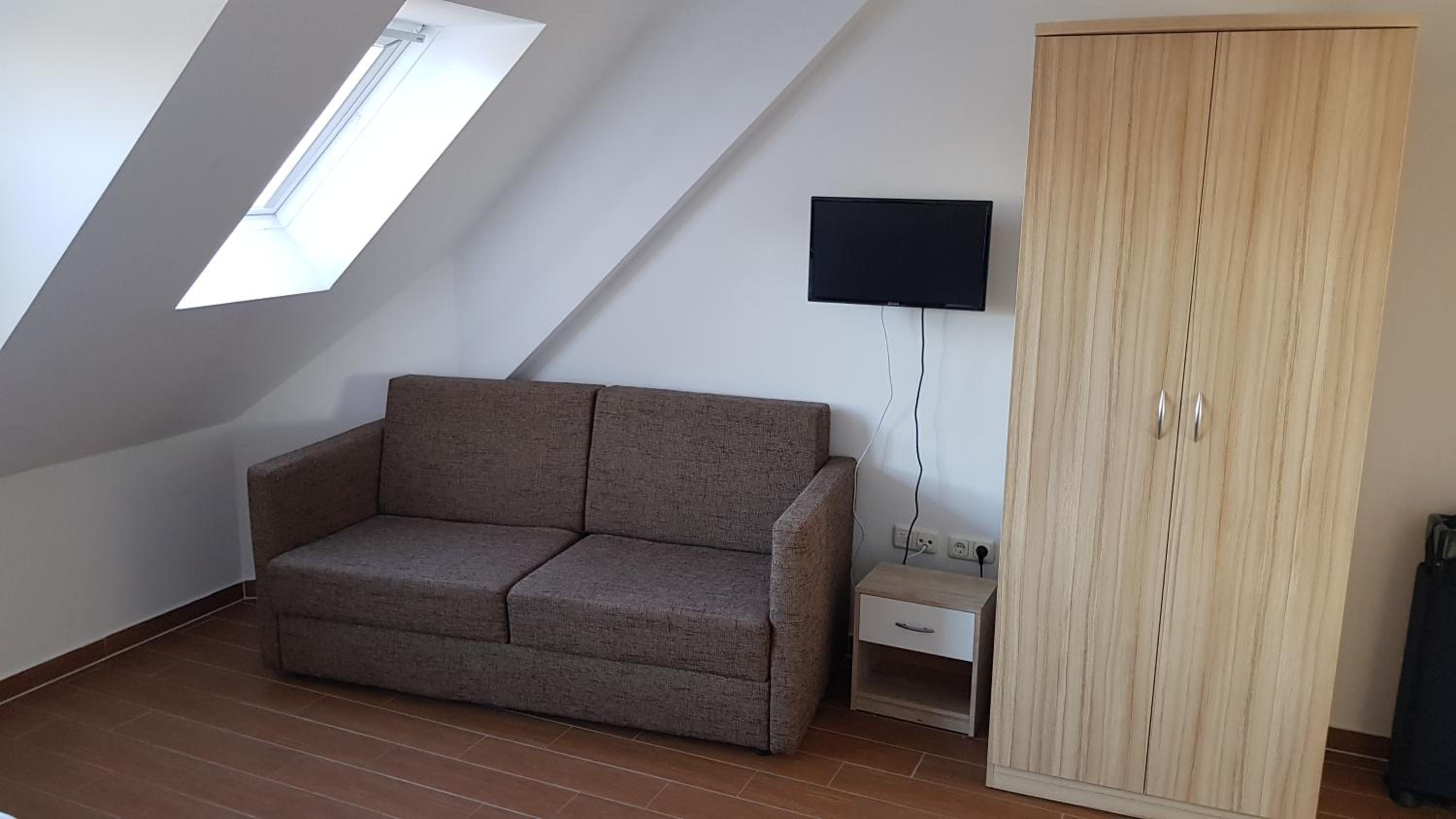 Apartment with Balcony photo 3