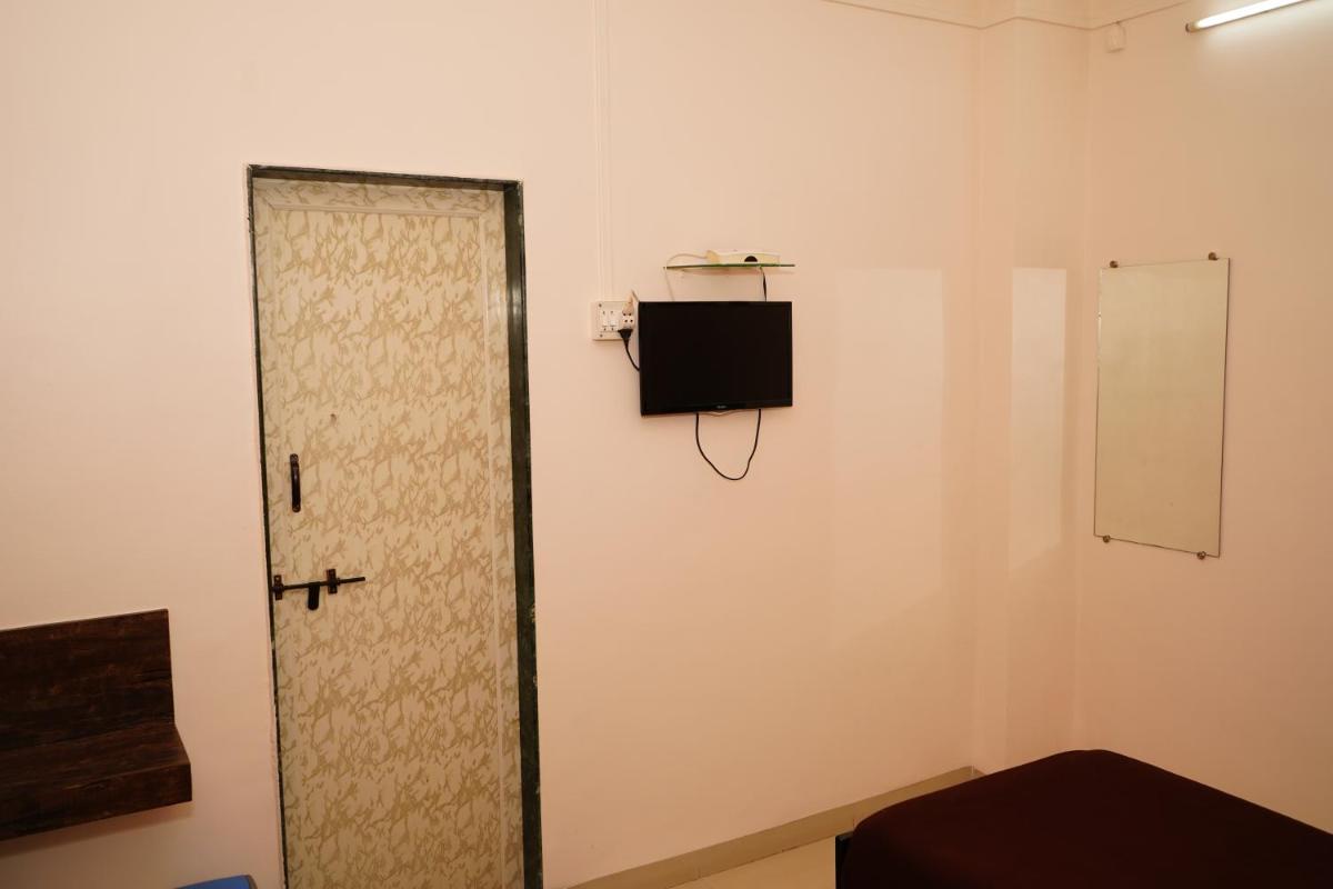 Standard Twin Room - Photo 1