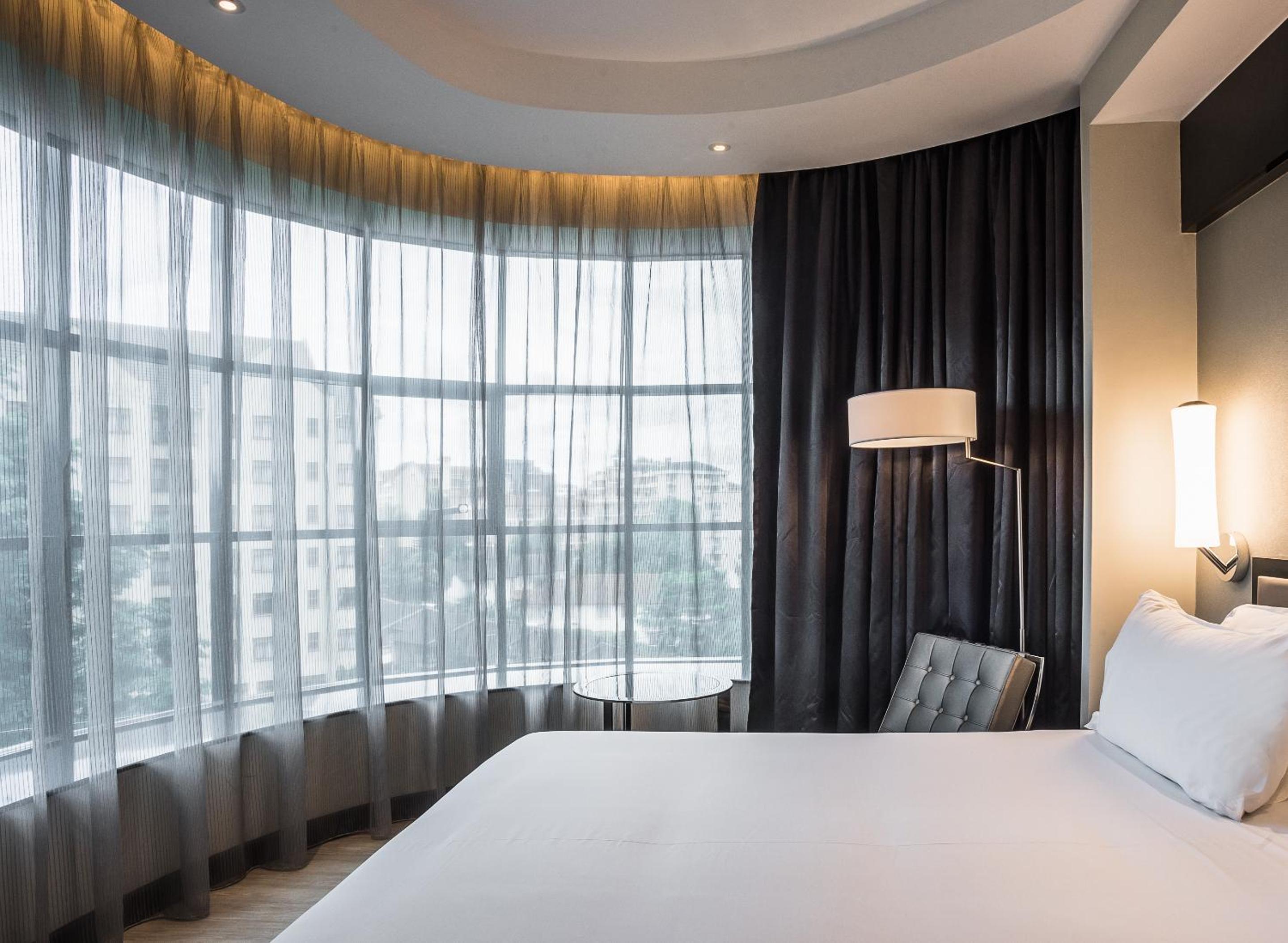 Executive King Room - Photo 5
