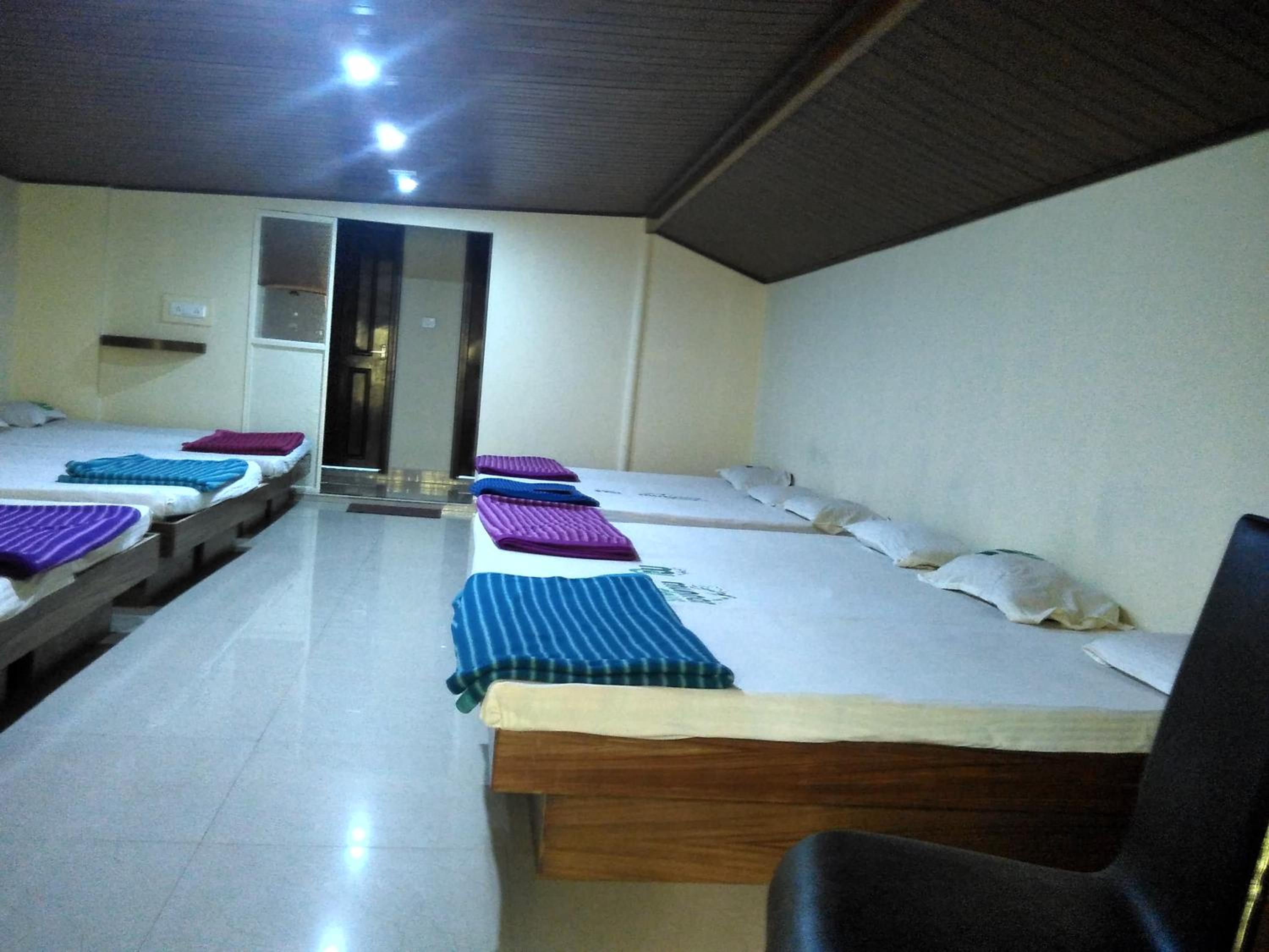 Mixed Dormitory Room photo 1