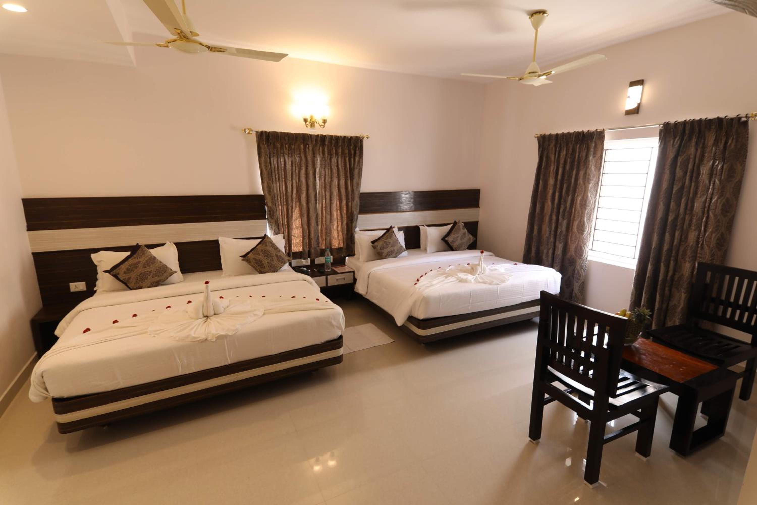 Deluxe Quadruple Room - Photo 5