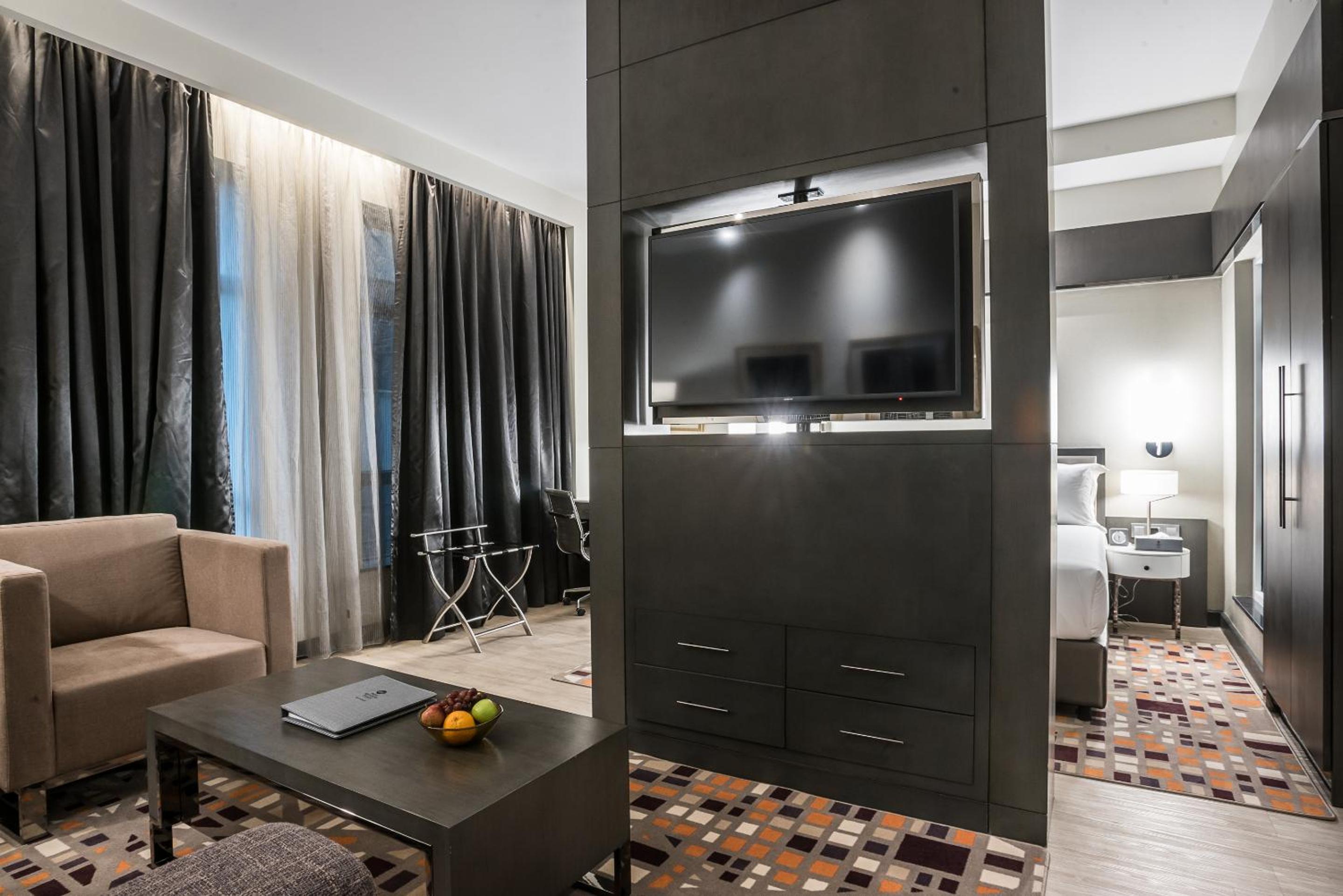 Superior King Room - Photo 3