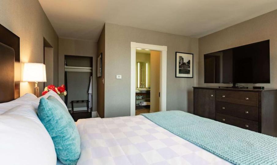King Suite with Balcony