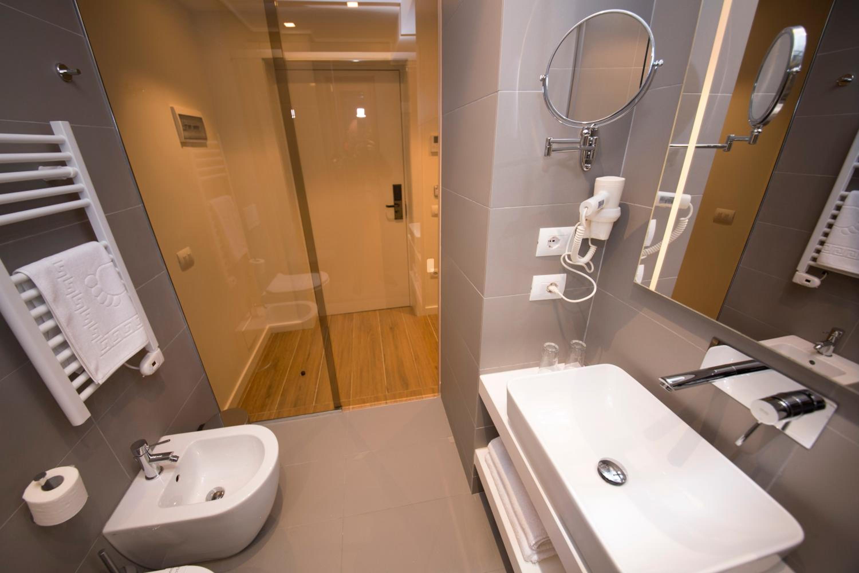 Deluxe Double Room with Balcony photo 1