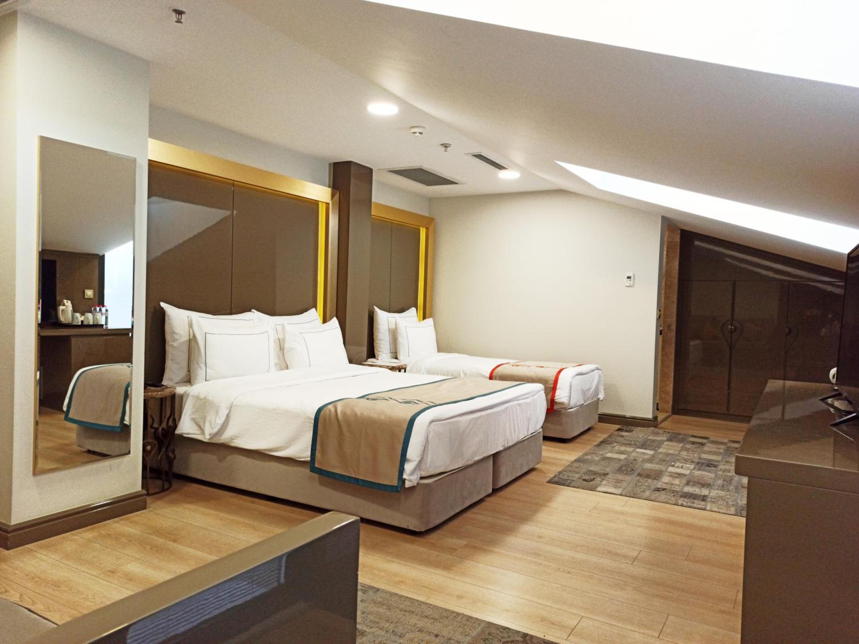 Quadruple Room with Balcony