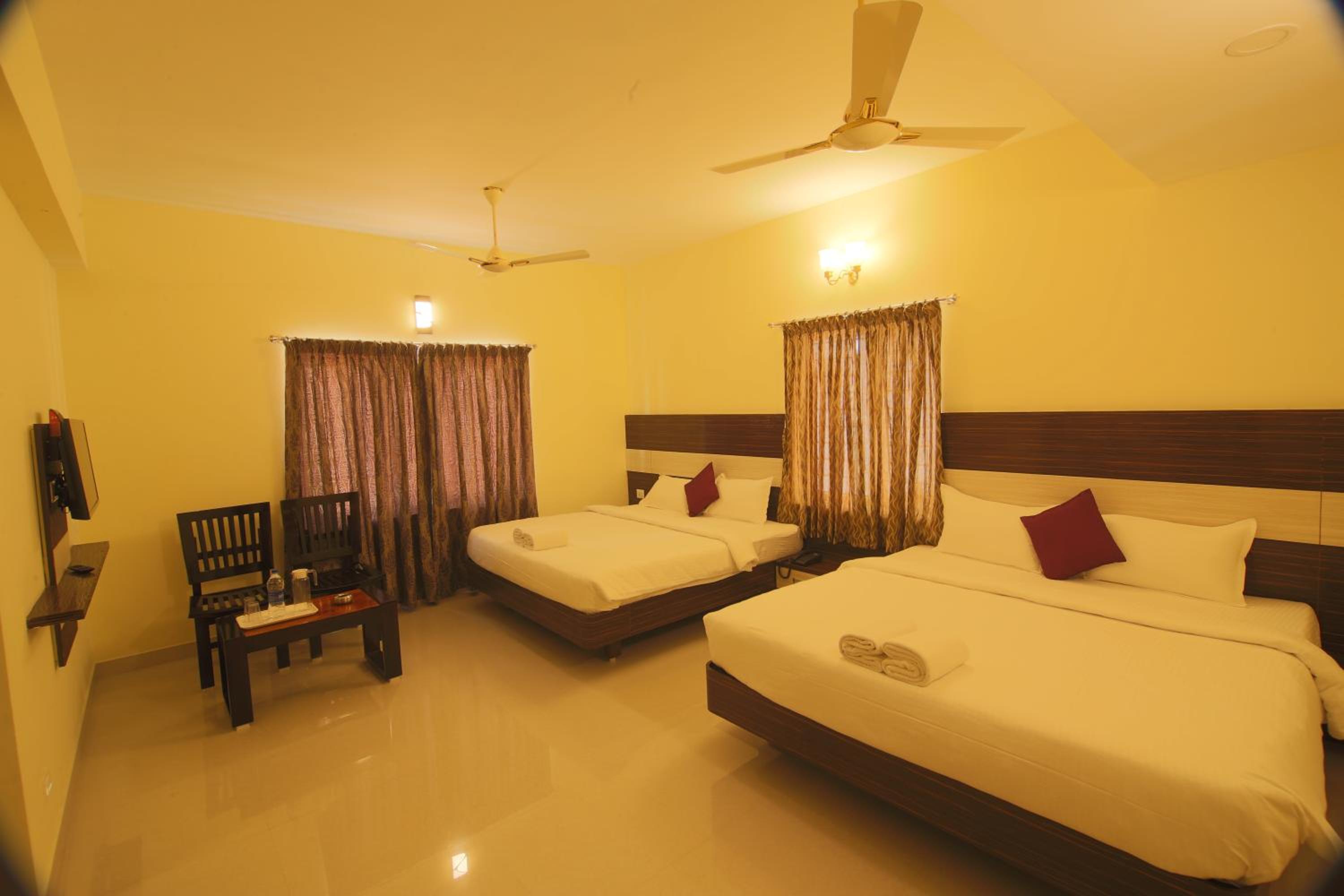 Deluxe Quadruple Room - Photo 1