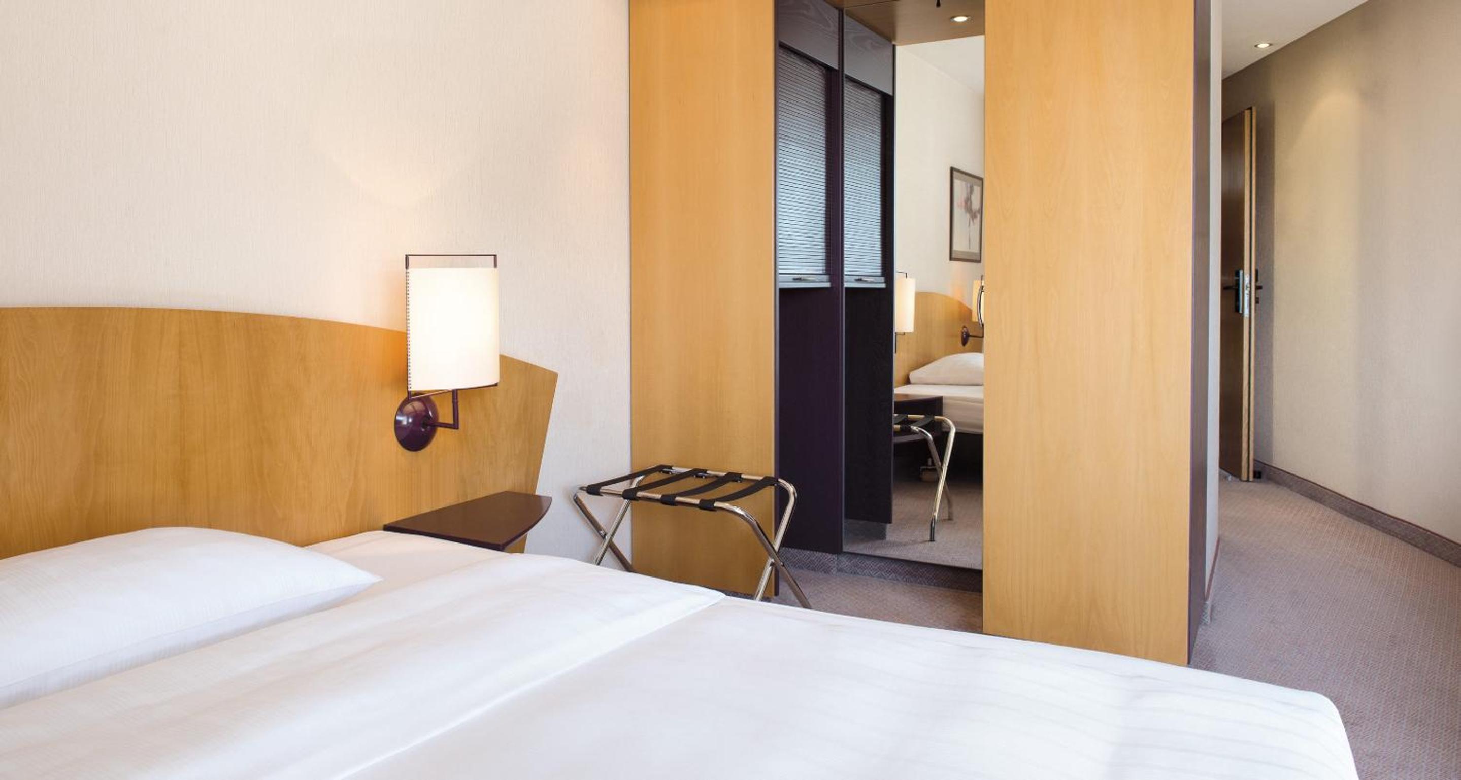 Comfort Room - Photo 1