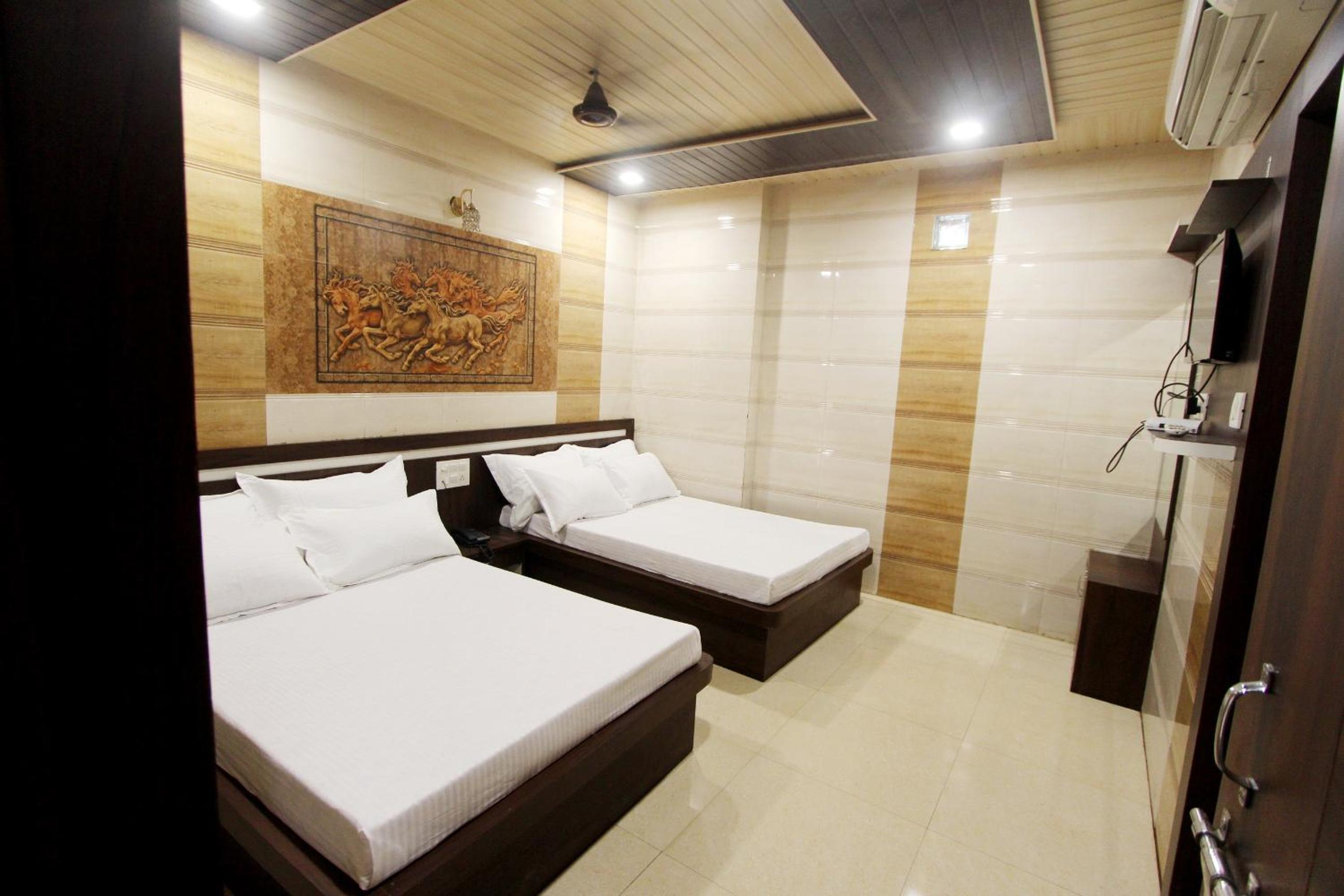 Deluxe Family Suite photo 3