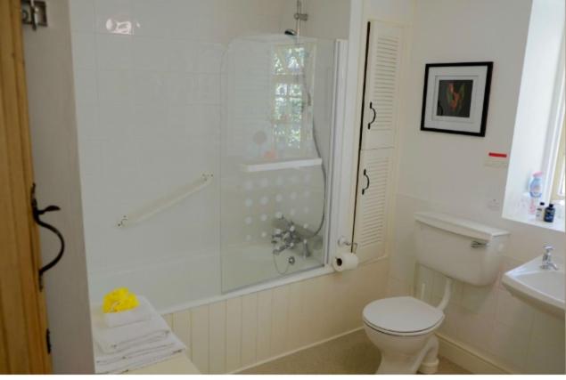 Double Room with Private External Bathroom photo 2