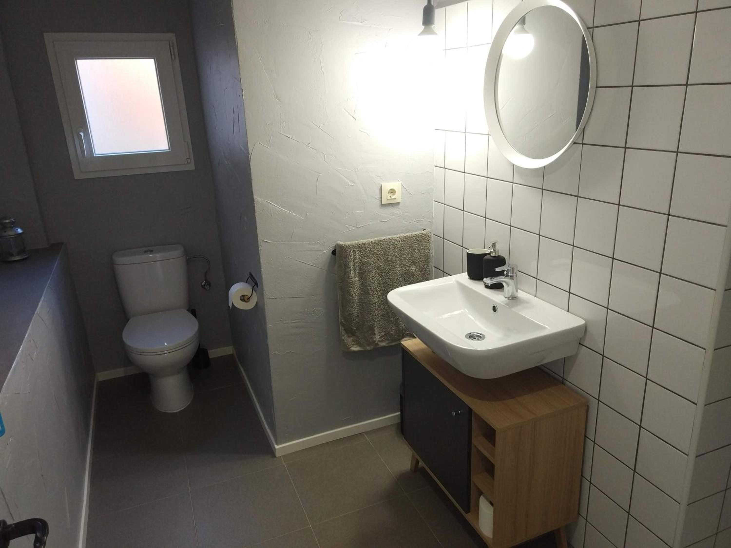 Three-Bedroom Apartment - Photo 18