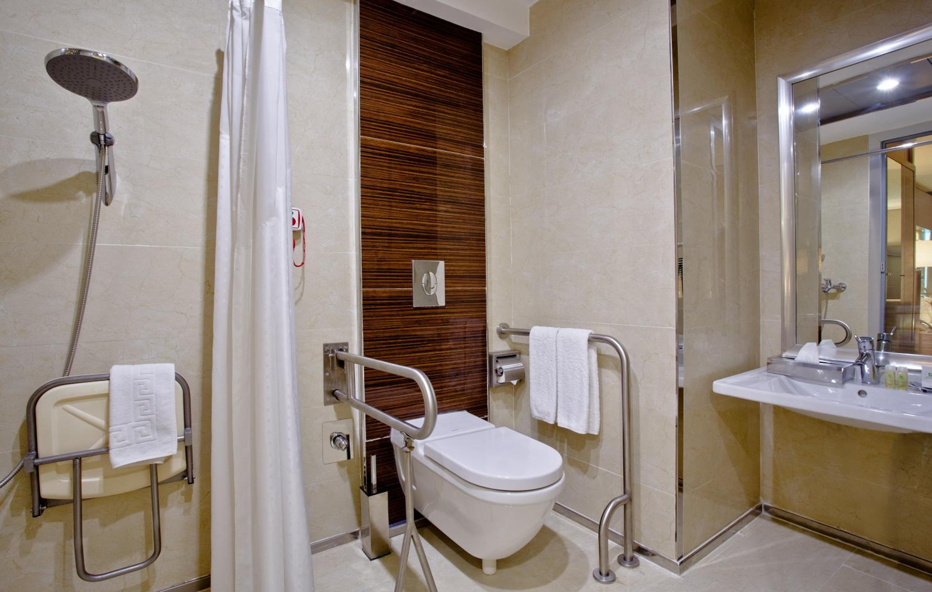 Standard King Room - Disability Access - Photo 3