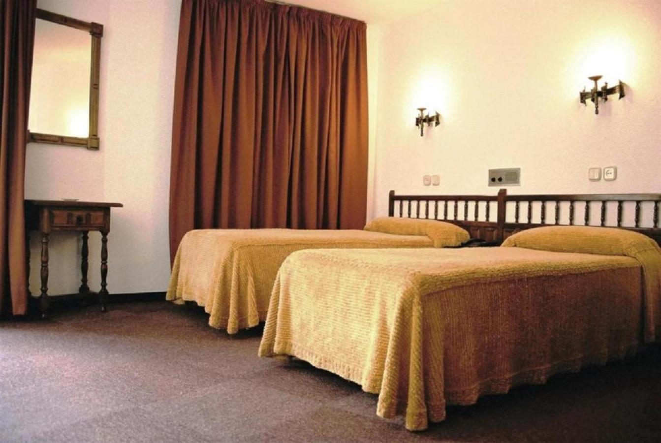 Standard Twin Room photo 2