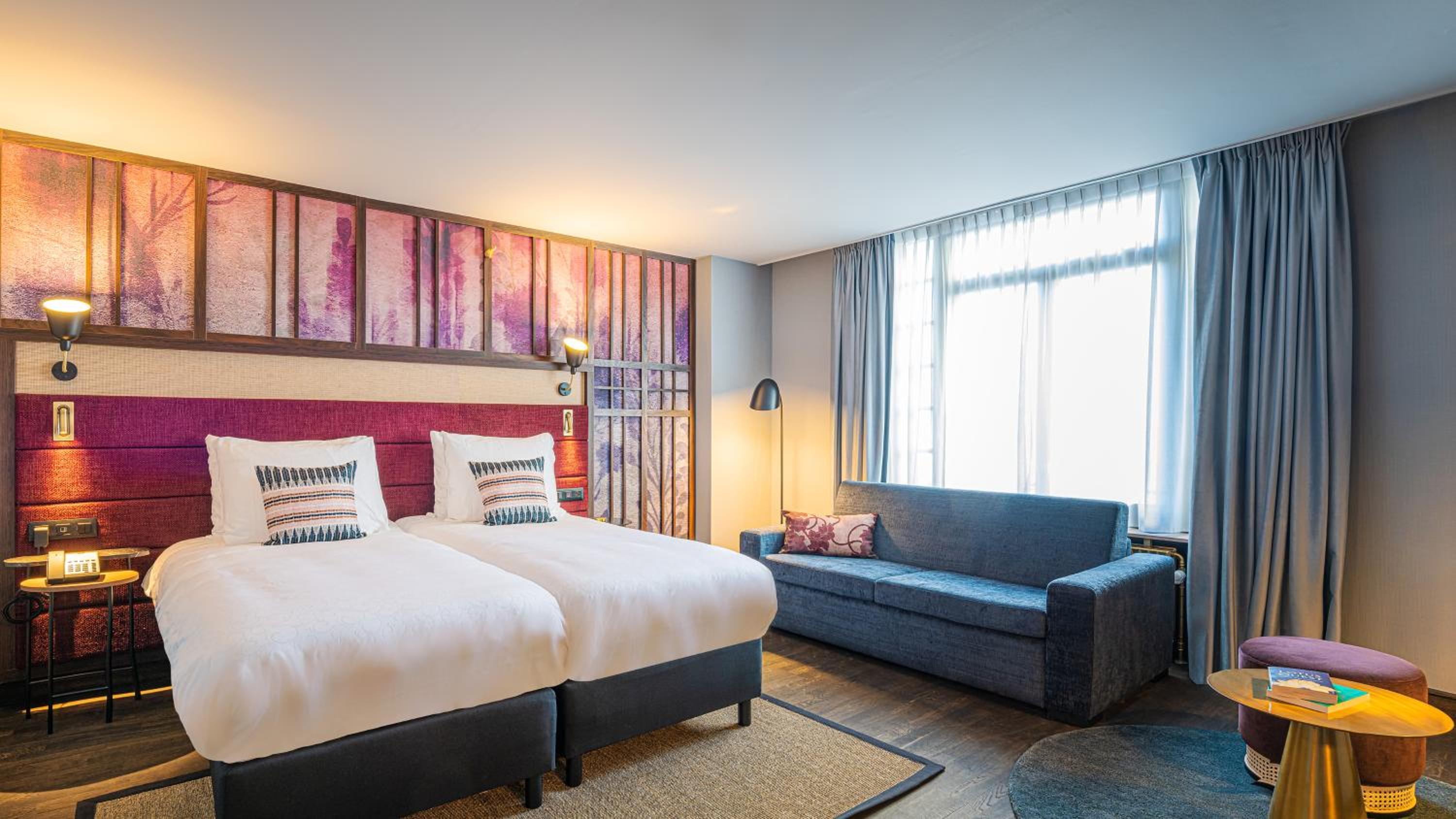 Premium Twin Room with Sofa Bed - Photo 5