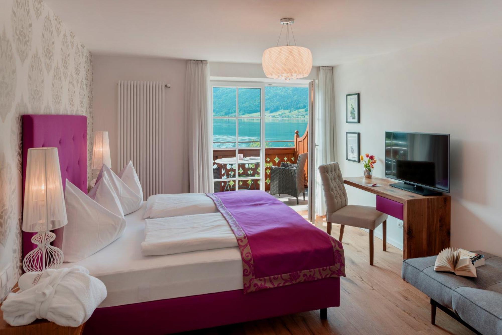 Deluxe Double Room with Balcony photo 1