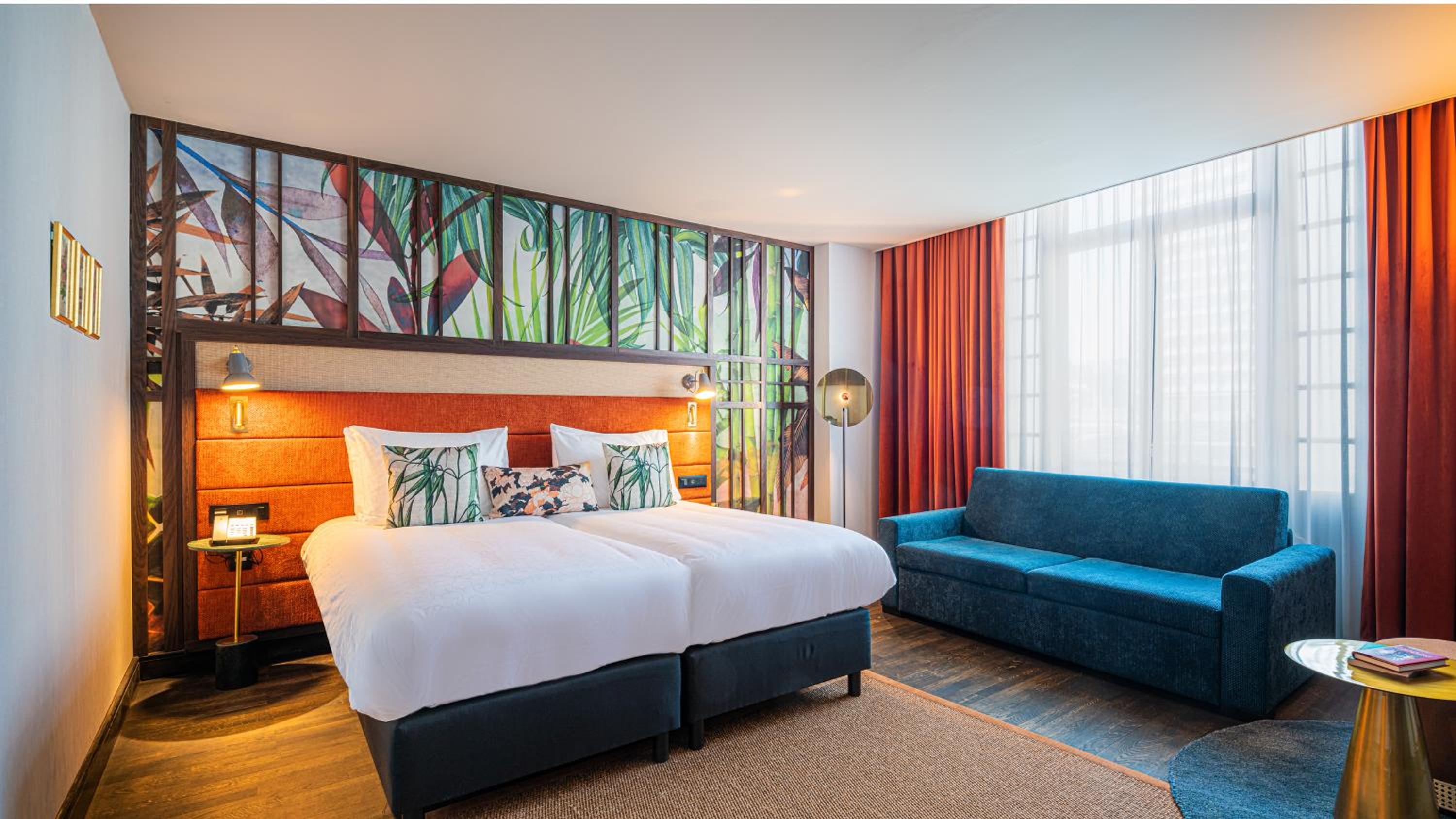 Premium Twin Room with Sofa Bed - Photo 1