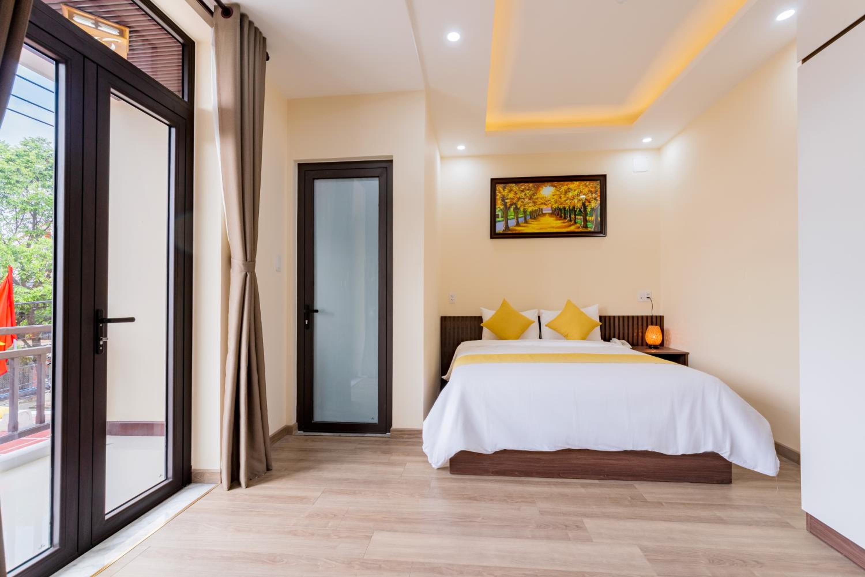 Junior Suite with Balcony - Photo 1