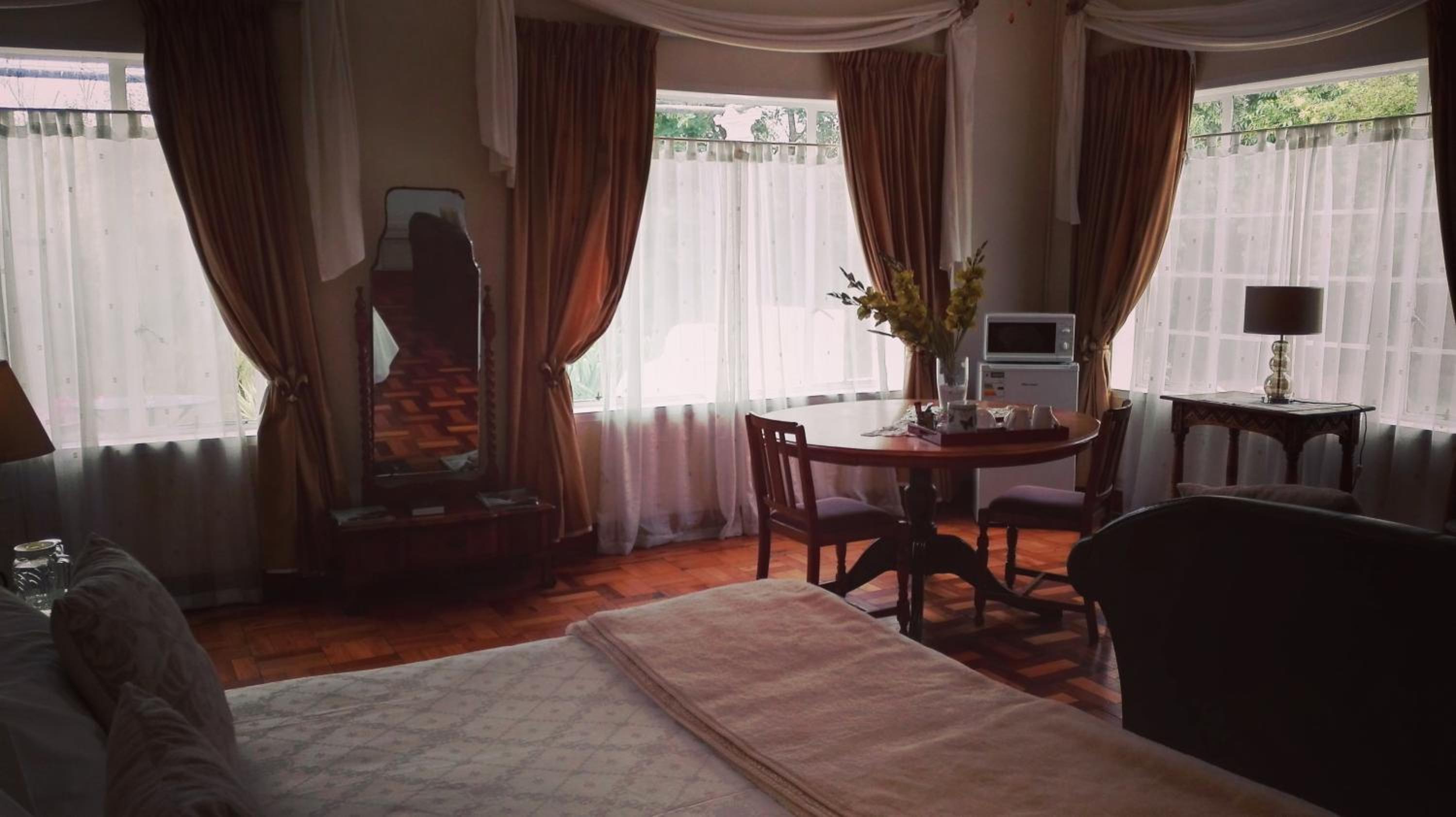 Deluxe King Room - Photo 1